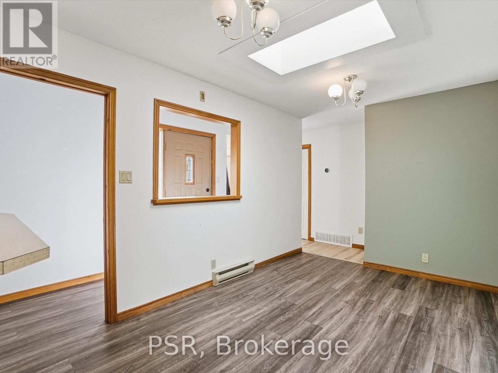 1016 Victoria Street, Muskoka Lakes, Ontario  L0K 1E0 - Photo 16 - X12468155