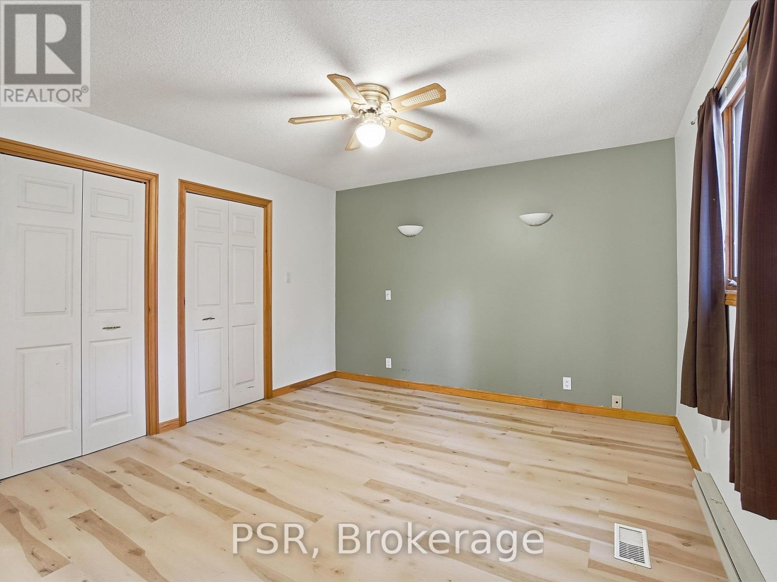 1016 Victoria Street, Muskoka Lakes, Ontario  L0K 1E0 - Photo 21 - X12468155