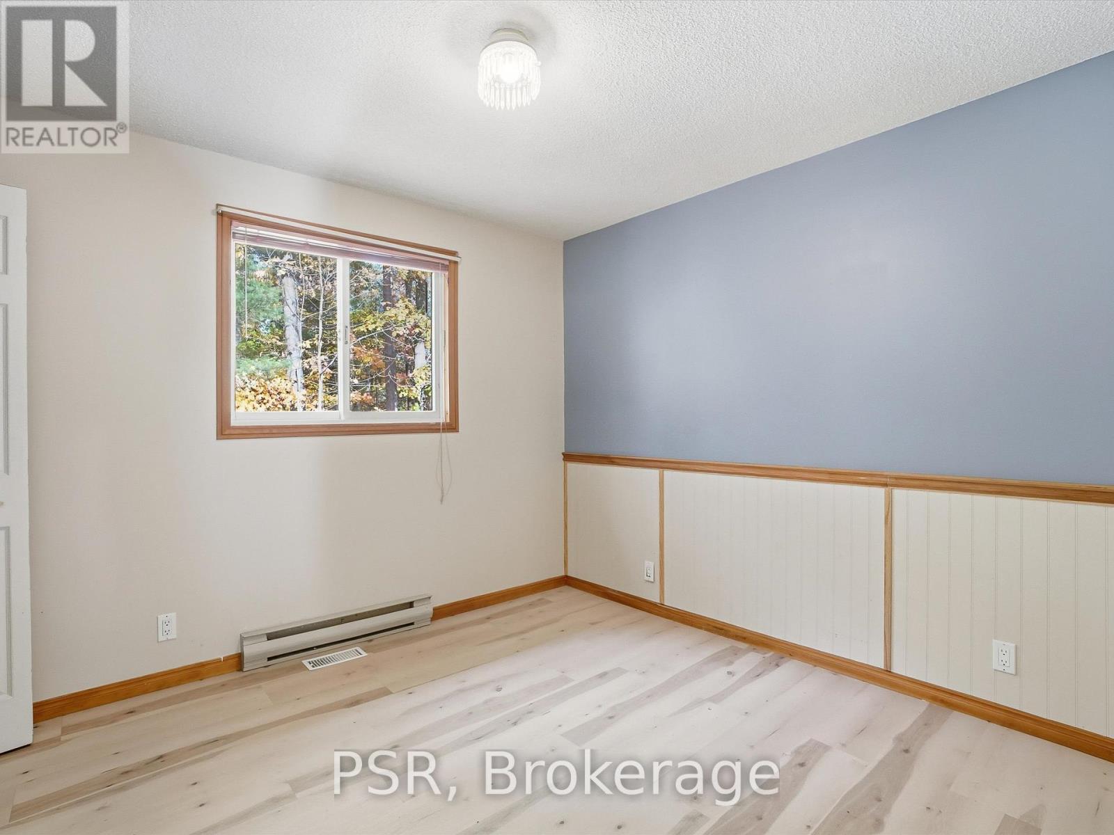 1016 Victoria Street, Muskoka Lakes, Ontario  L0K 1E0 - Photo 24 - X12468155