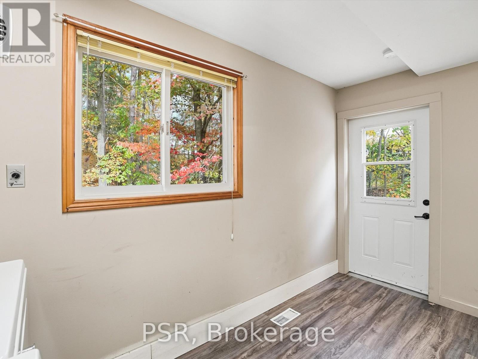 1016 Victoria Street, Muskoka Lakes, Ontario  L0K 1E0 - Photo 27 - X12468155