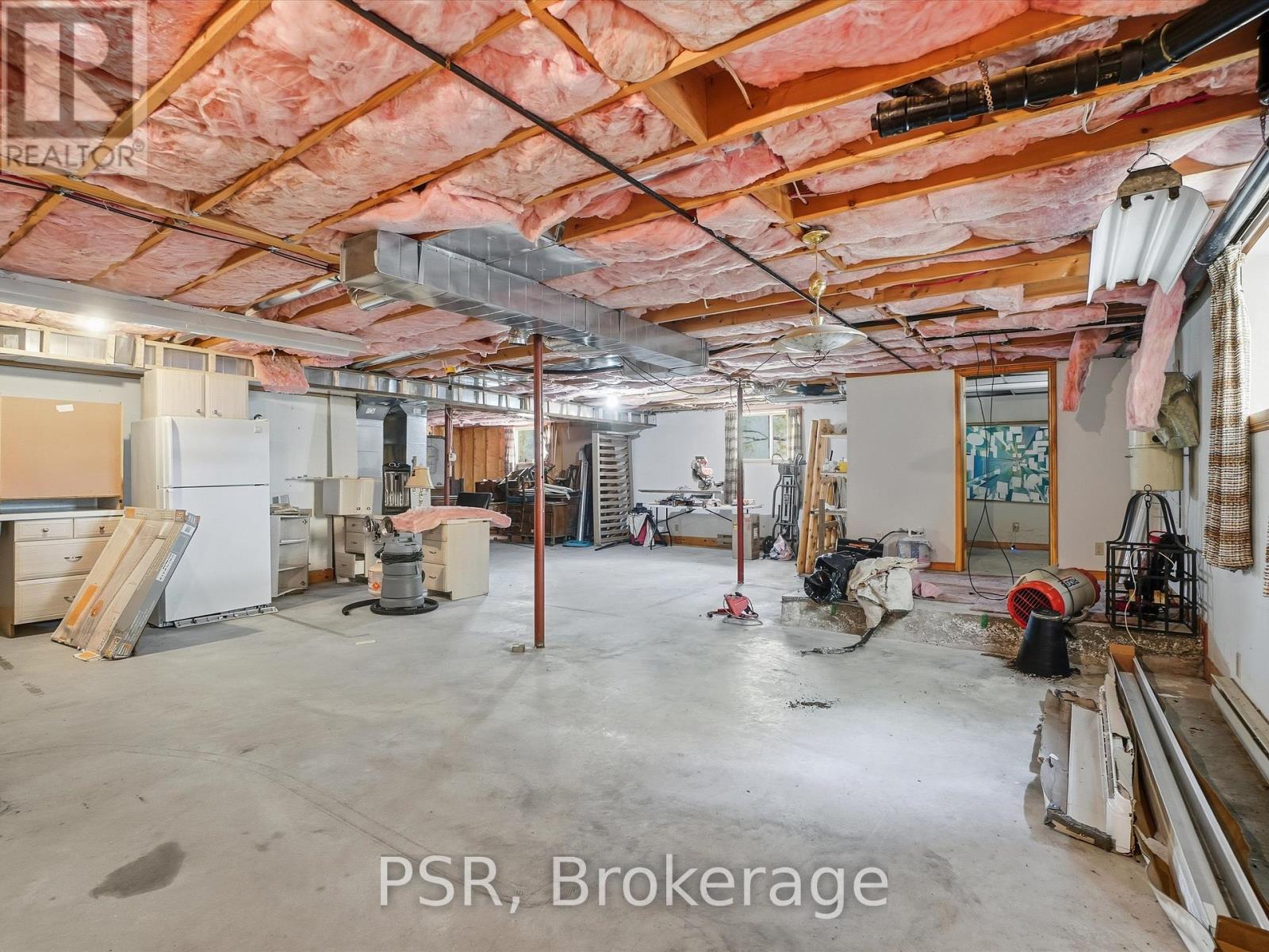 1016 Victoria Street, Muskoka Lakes, Ontario  L0K 1E0 - Photo 30 - X12468155