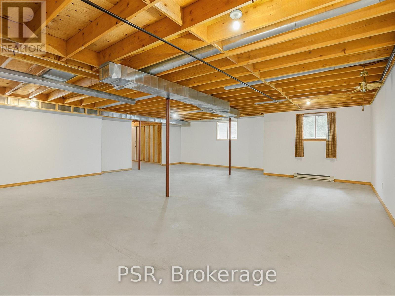 1016 Victoria Street, Muskoka Lakes, Ontario  L0K 1E0 - Photo 31 - X12468155