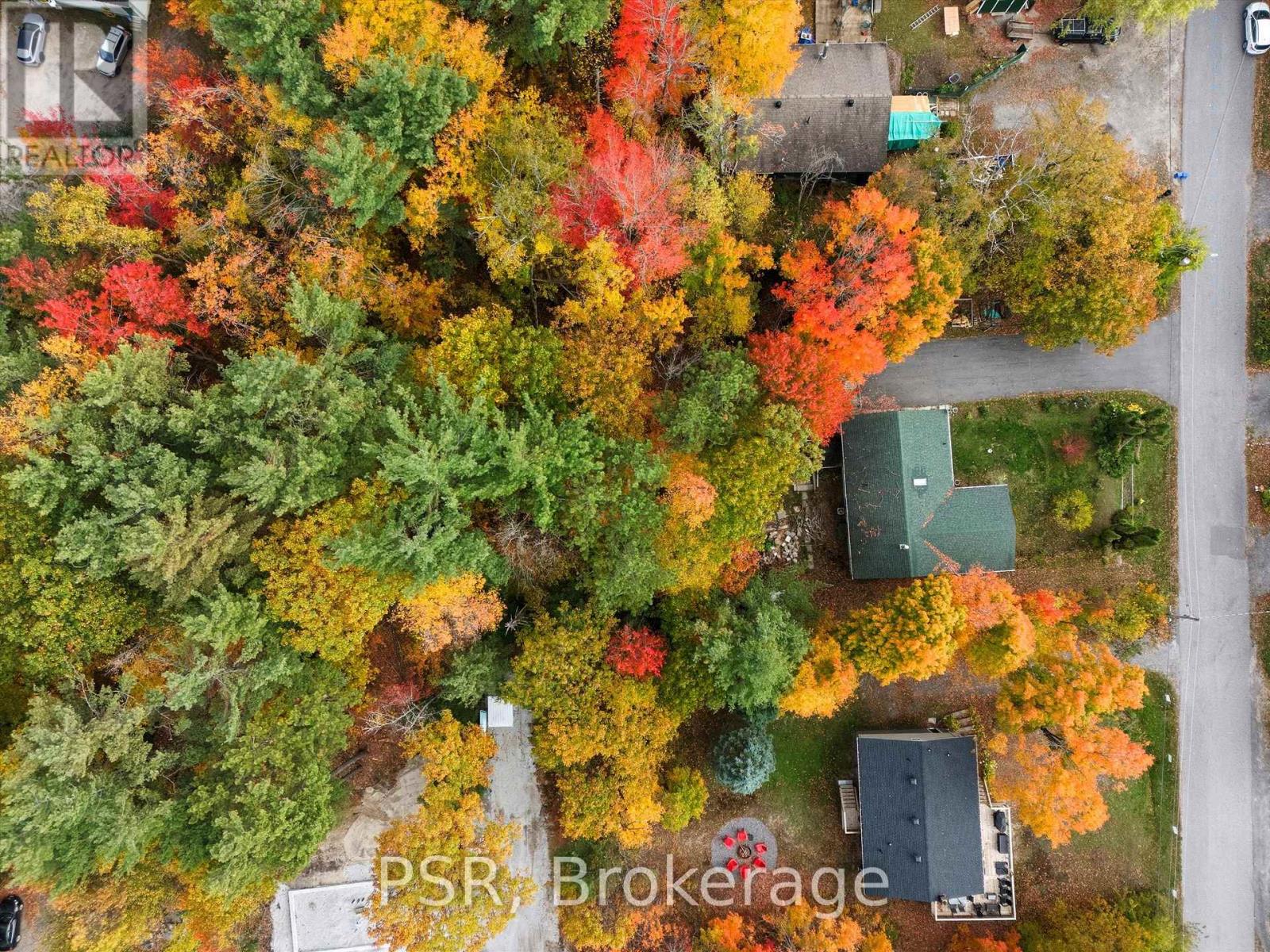 1016 Victoria Street, Muskoka Lakes, Ontario  L0K 1E0 - Photo 37 - X12468155