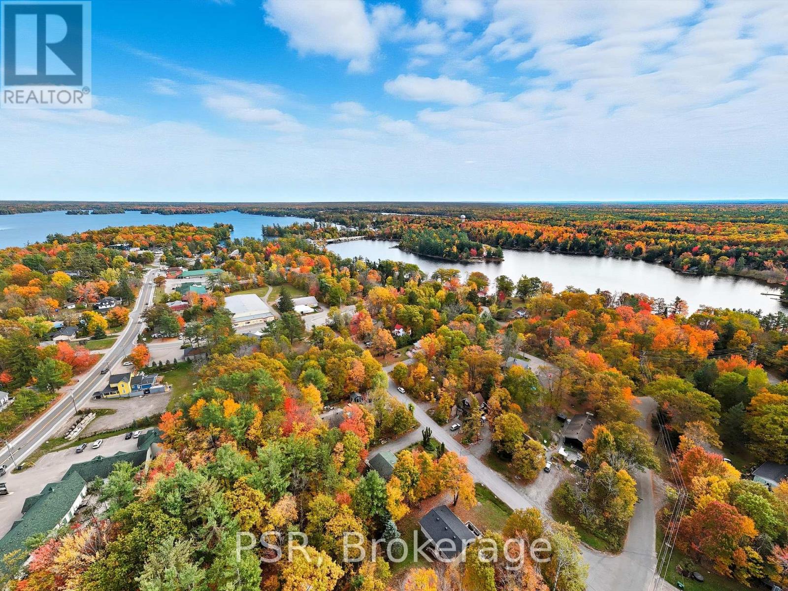 1016 Victoria Street, Muskoka Lakes, Ontario  L0K 1E0 - Photo 4 - X12468155