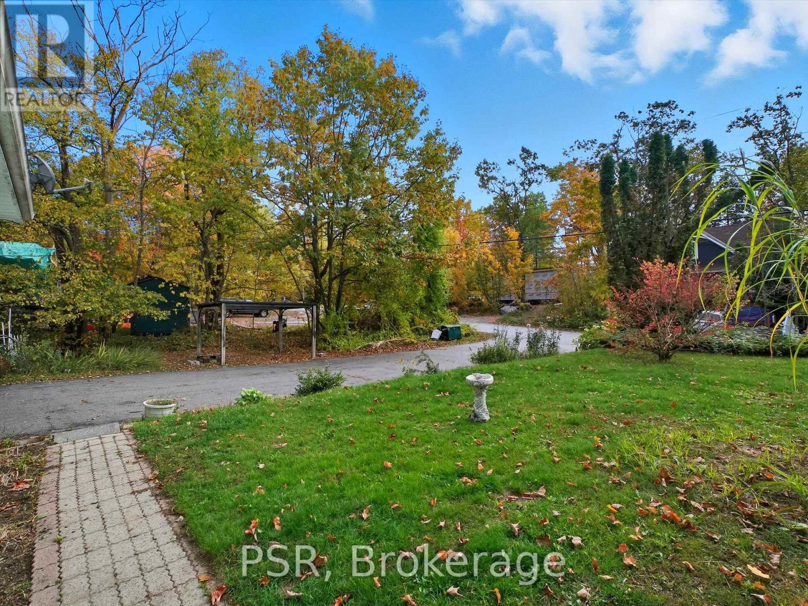 1016 Victoria Street, Muskoka Lakes, Ontario  L0K 1E0 - Photo 8 - X12468155