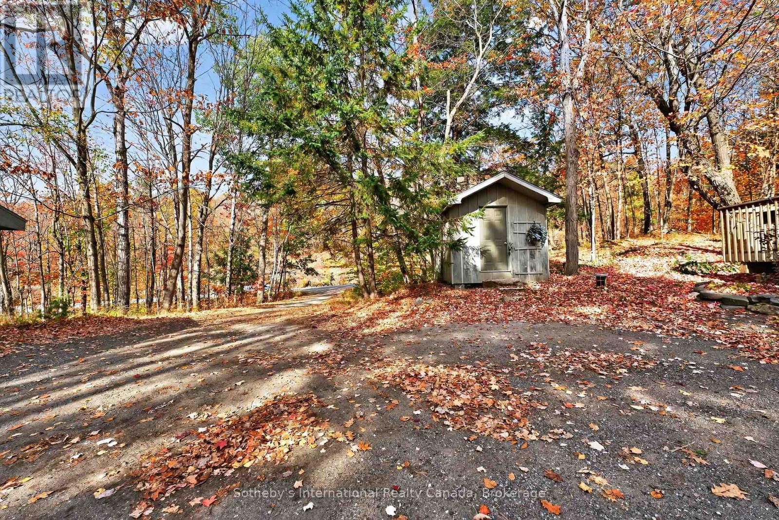 1132 Limberlost Road, Lake Of Bays, Ontario  P1H 2J6 - Photo 13 - X12468388