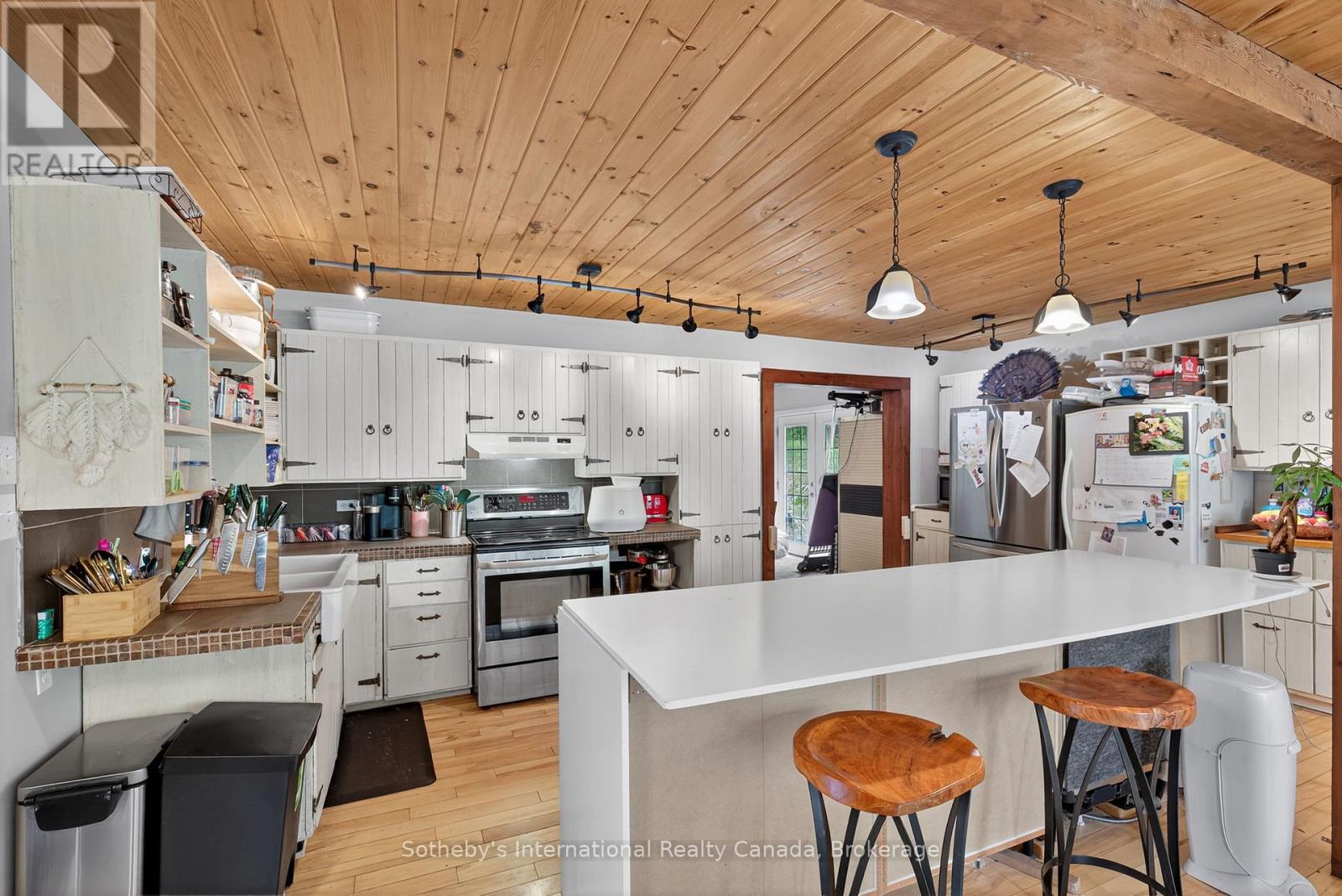 1132 Limberlost Road, Lake Of Bays, Ontario  P1H 2J6 - Photo 19 - X12468388