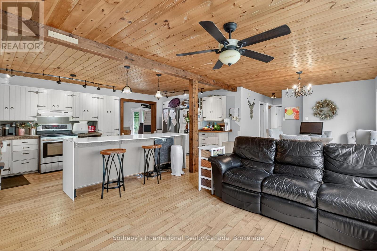 1132 Limberlost Road, Lake Of Bays, Ontario  P1H 2J6 - Photo 23 - X12468388