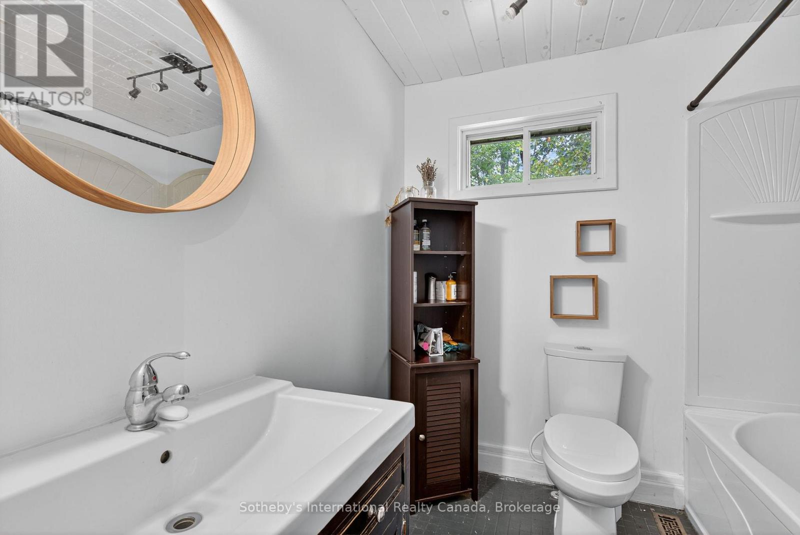 1132 Limberlost Road, Lake Of Bays, Ontario  P1H 2J6 - Photo 30 - X12468388