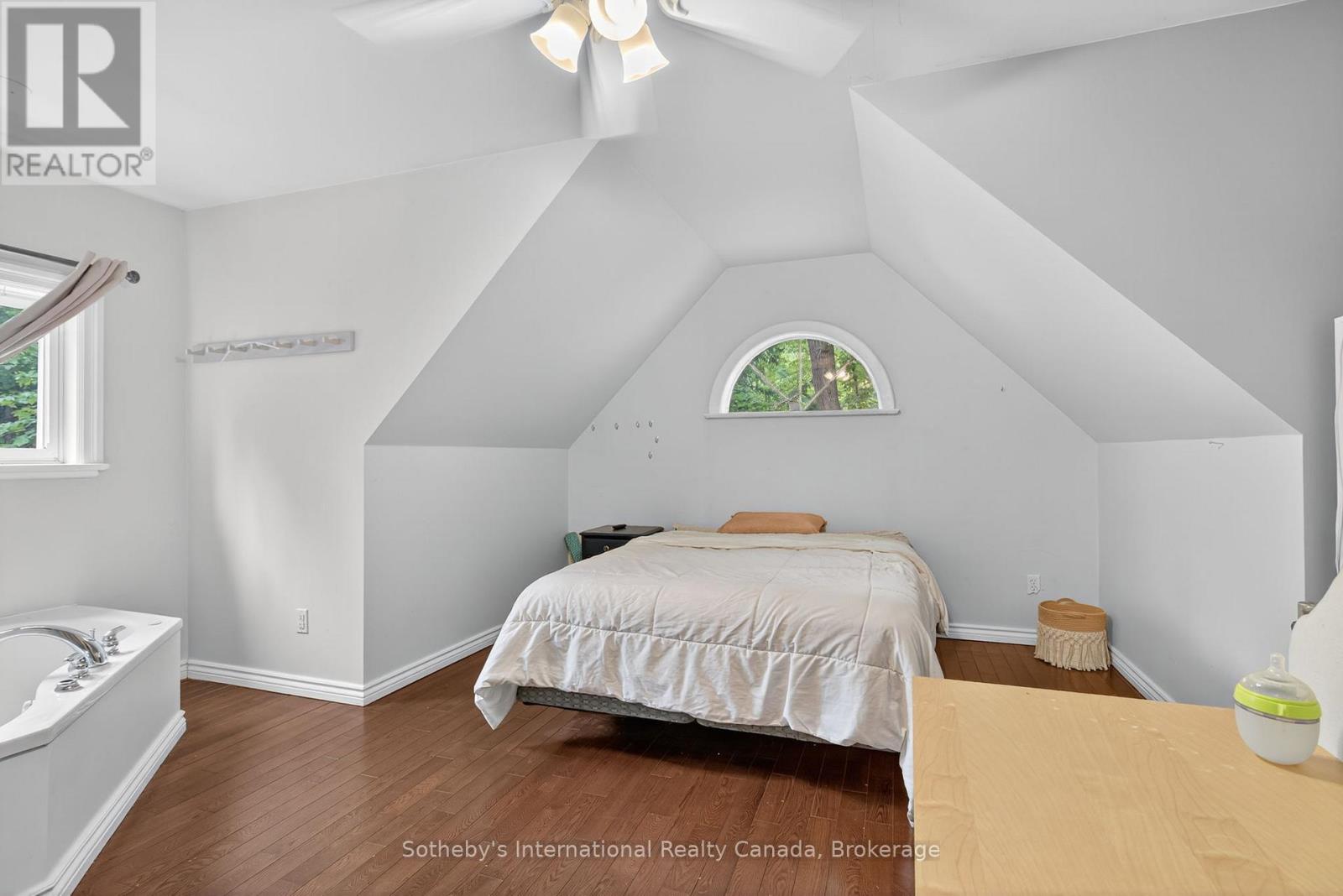 1132 Limberlost Road, Lake Of Bays, Ontario  P1H 2J6 - Photo 33 - X12468388