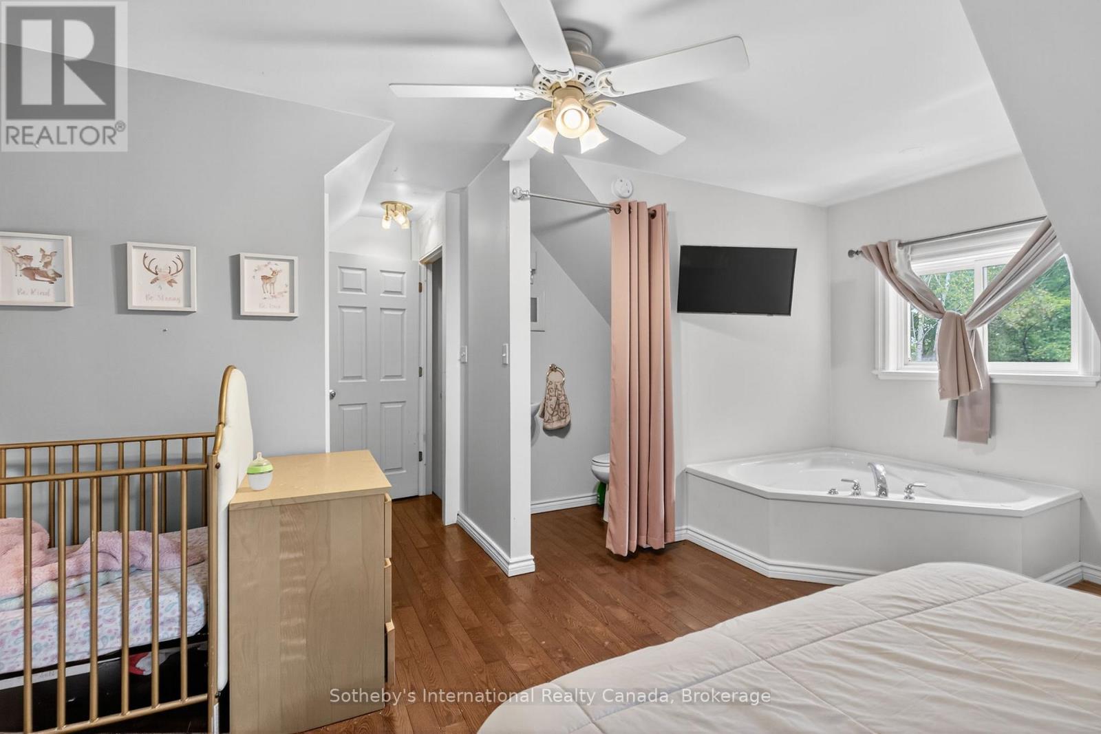 1132 Limberlost Road, Lake Of Bays, Ontario  P1H 2J6 - Photo 35 - X12468388