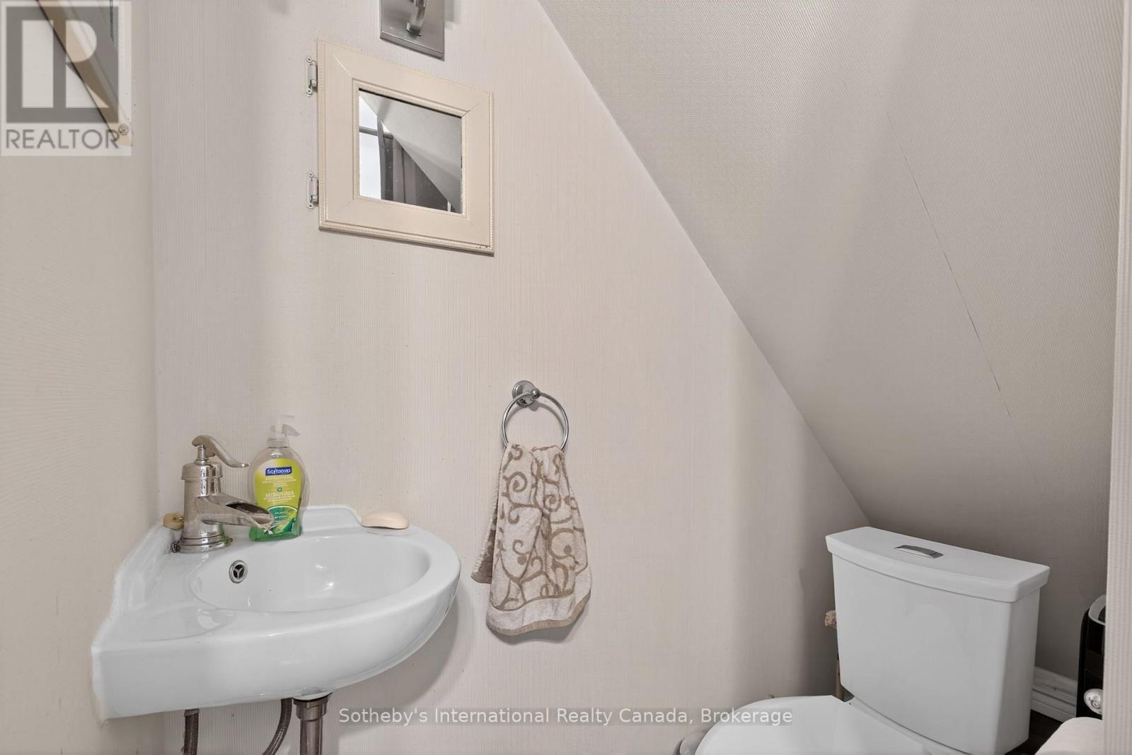 1132 Limberlost Road, Lake Of Bays, Ontario  P1H 2J6 - Photo 37 - X12468388