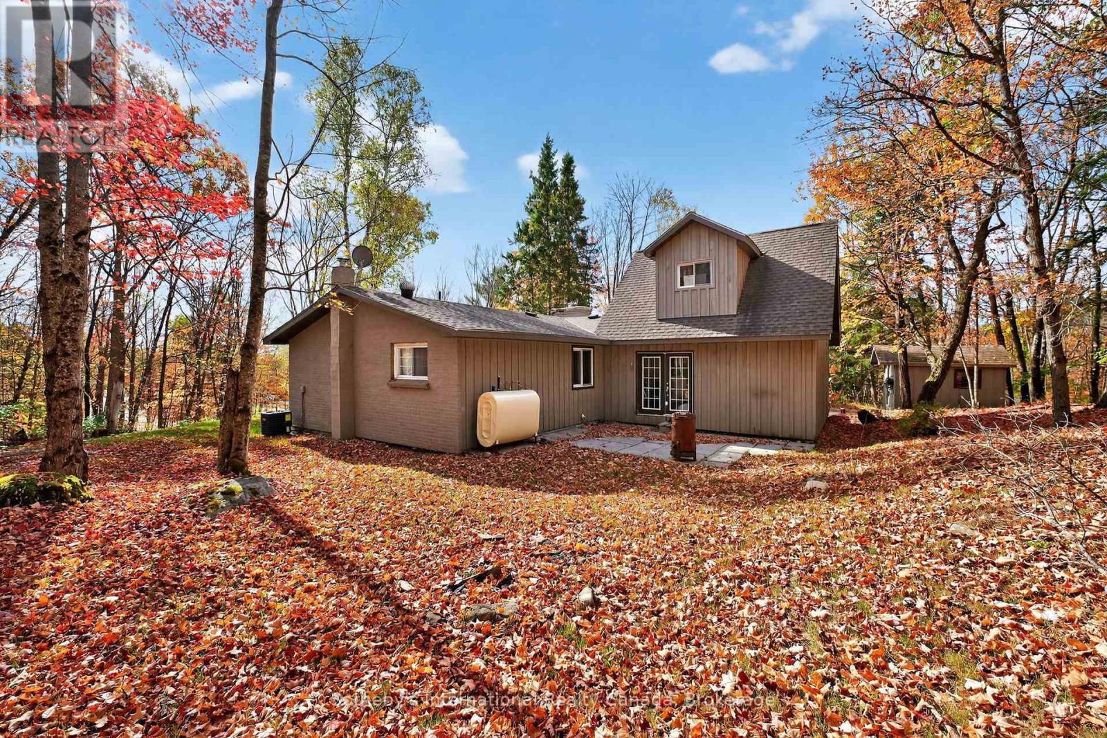 1132 Limberlost Road, Lake Of Bays, Ontario  P1H 2J6 - Photo 4 - X12468388