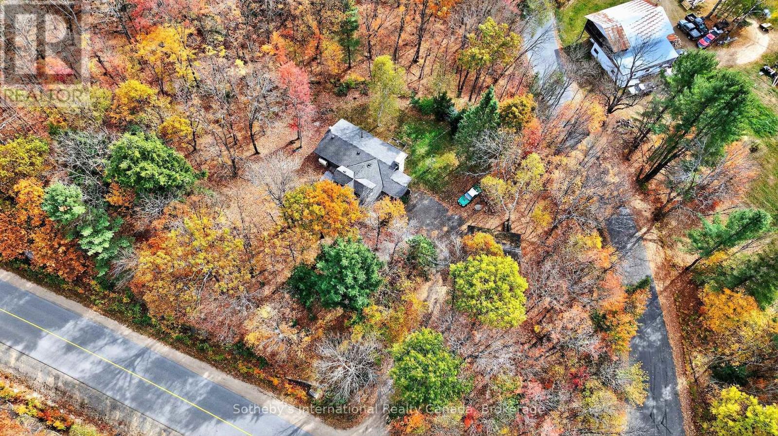 1132 Limberlost Road, Lake Of Bays, Ontario  P1H 2J6 - Photo 9 - X12468388