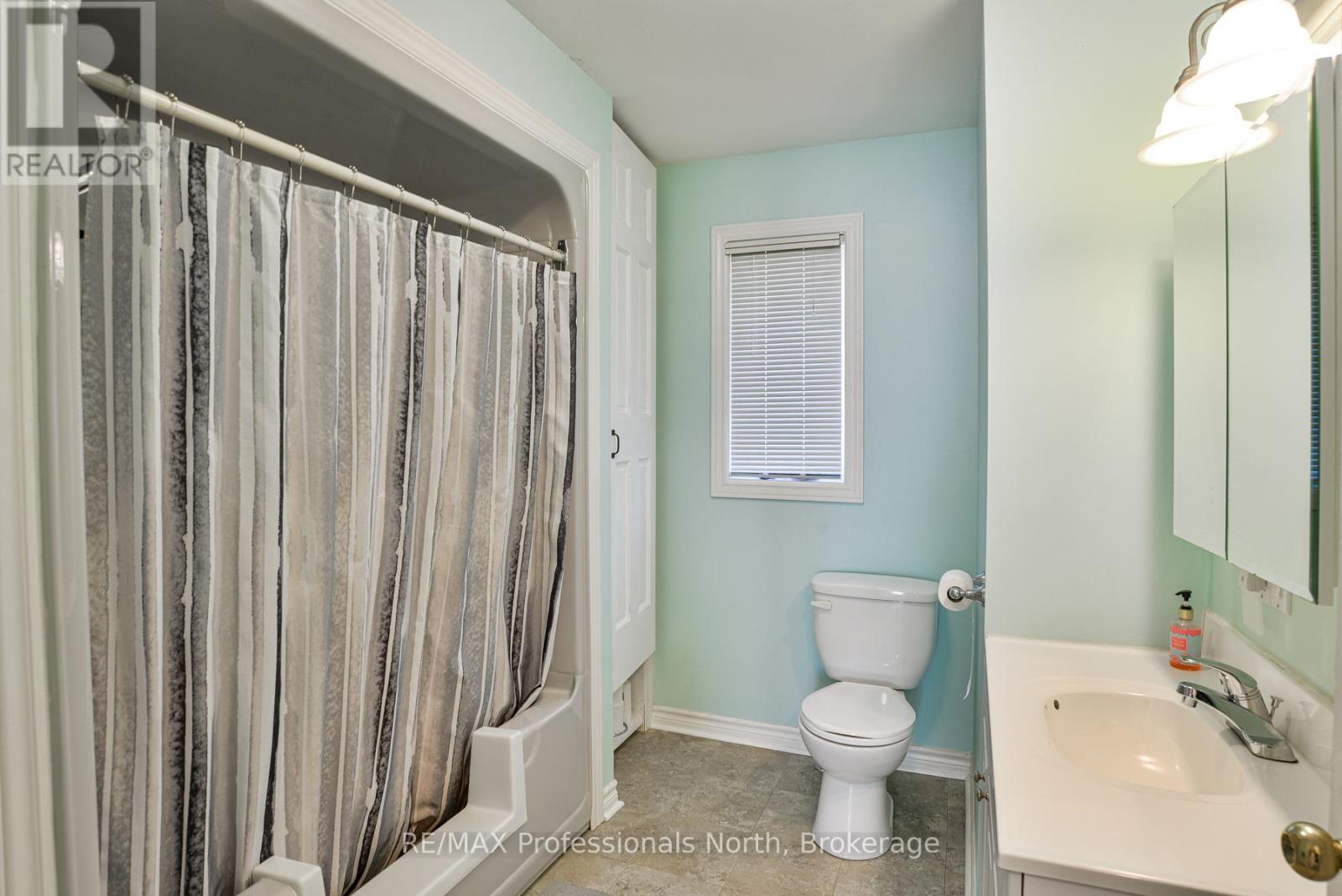 6 Lankin Avenue, Bracebridge, Ontario  P1L 1Y1 - Photo 12 - X12468911