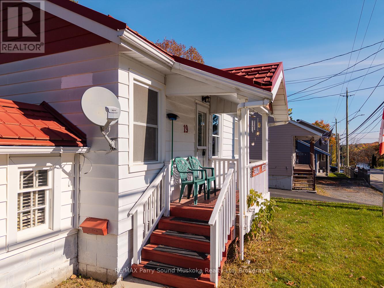 19 Isabella Street, Parry Sound, Ontario  P2A 1M1 - Photo 12 - X12468943