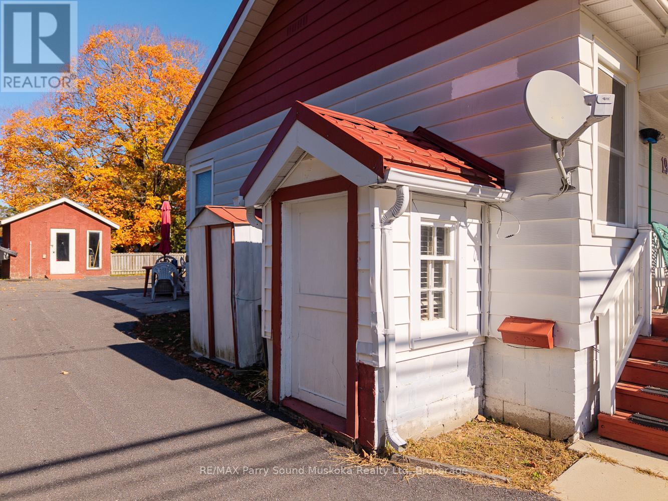 19 Isabella Street, Parry Sound, Ontario  P2A 1M1 - Photo 14 - X12468943