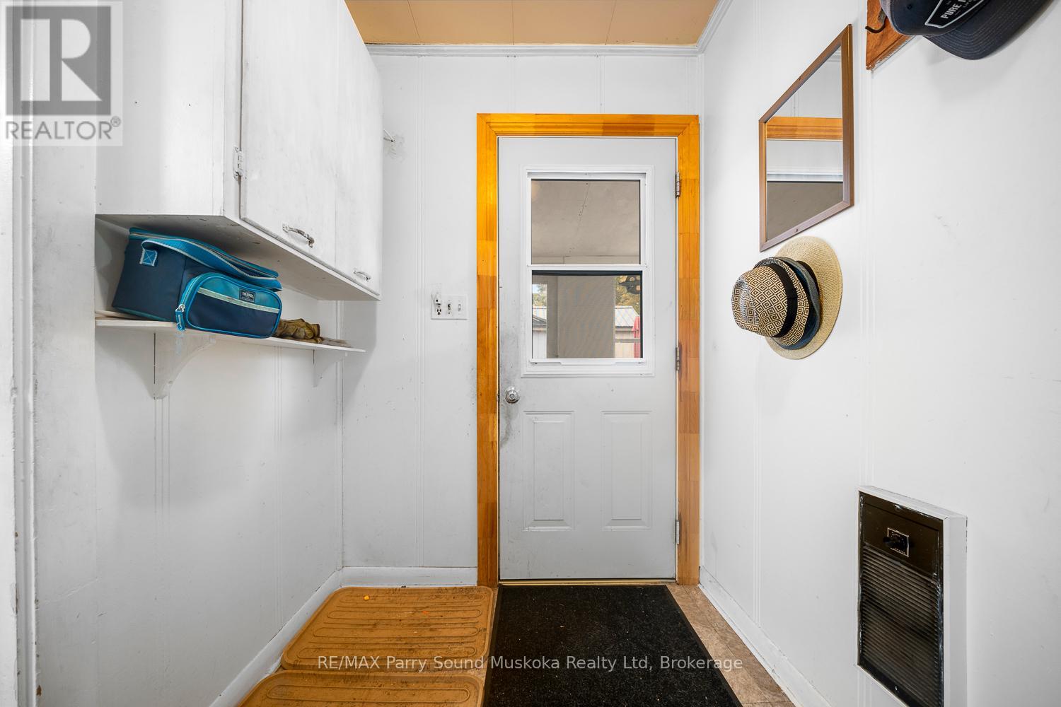 19 Isabella Street, Parry Sound, Ontario  P2A 1M1 - Photo 24 - X12468943