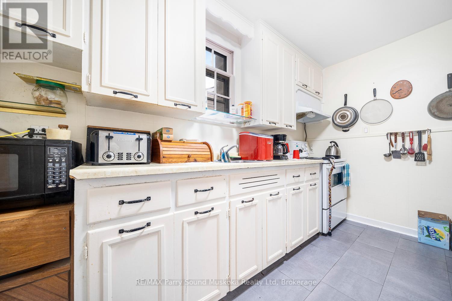 19 Isabella Street, Parry Sound, Ontario  P2A 1M1 - Photo 29 - X12468943