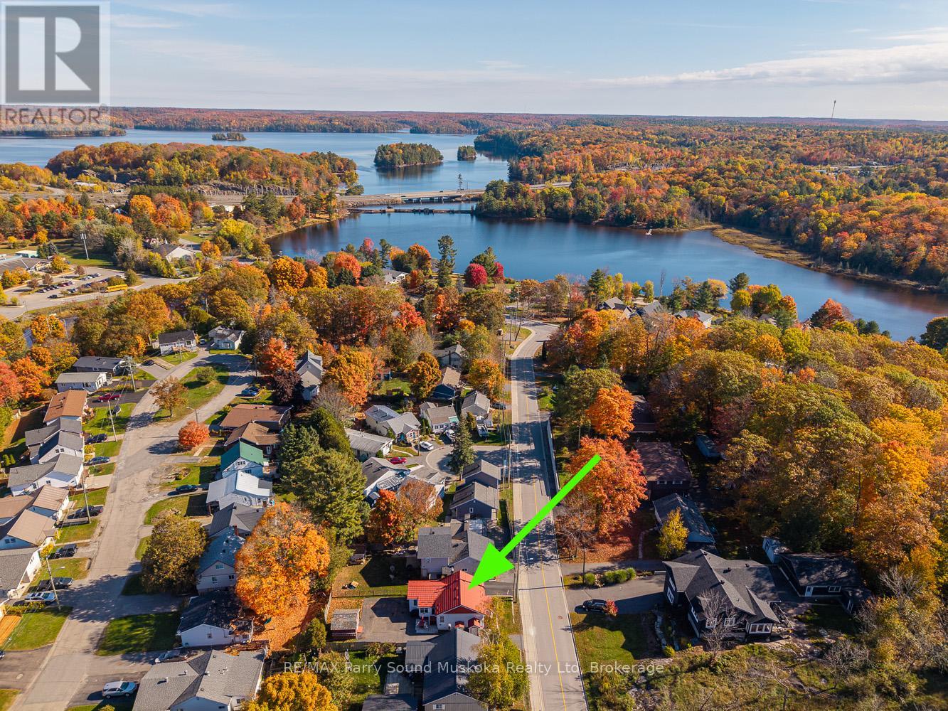 19 Isabella Street, Parry Sound, Ontario  P2A 1M1 - Photo 3 - X12468943