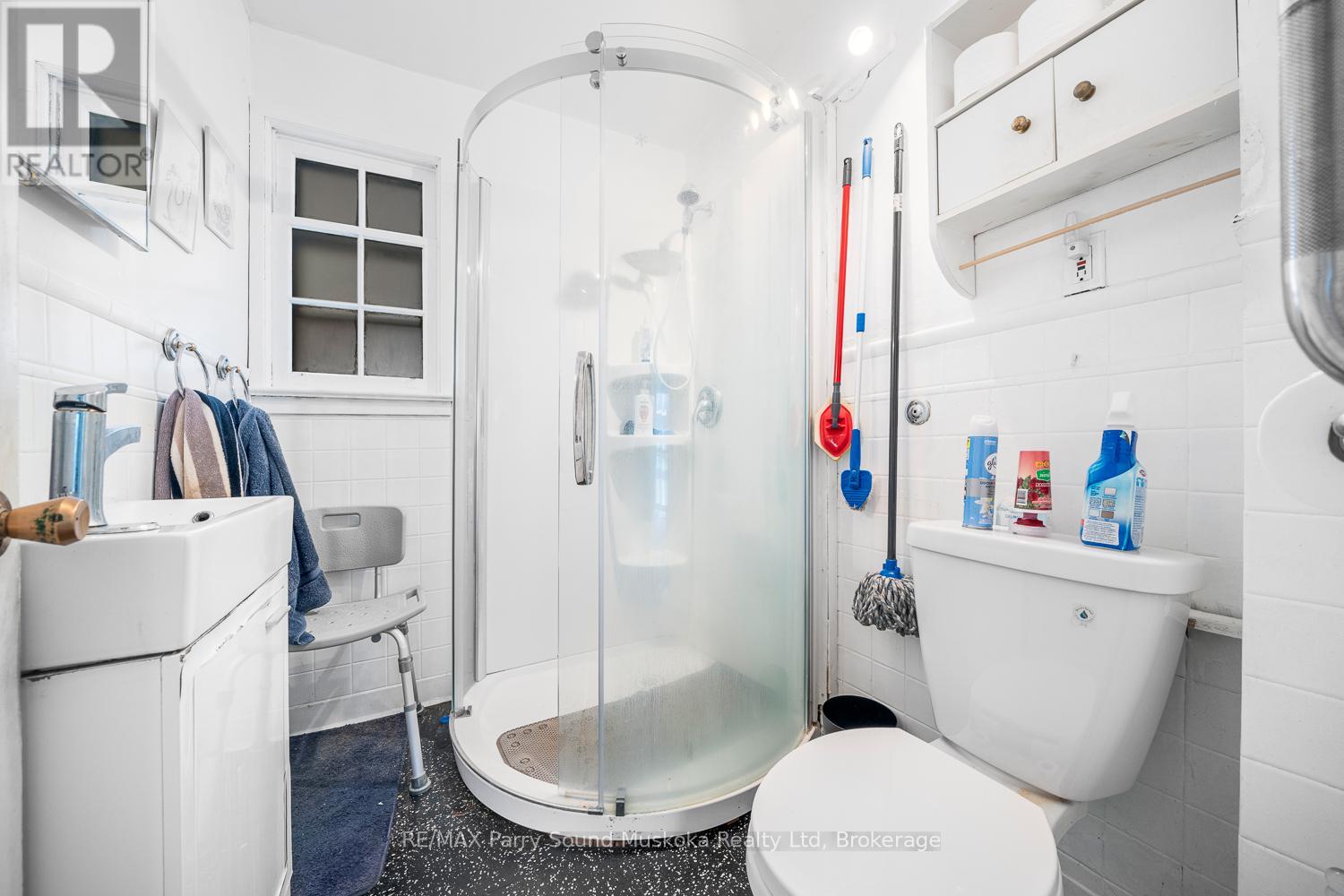 19 Isabella Street, Parry Sound, Ontario  P2A 1M1 - Photo 31 - X12468943