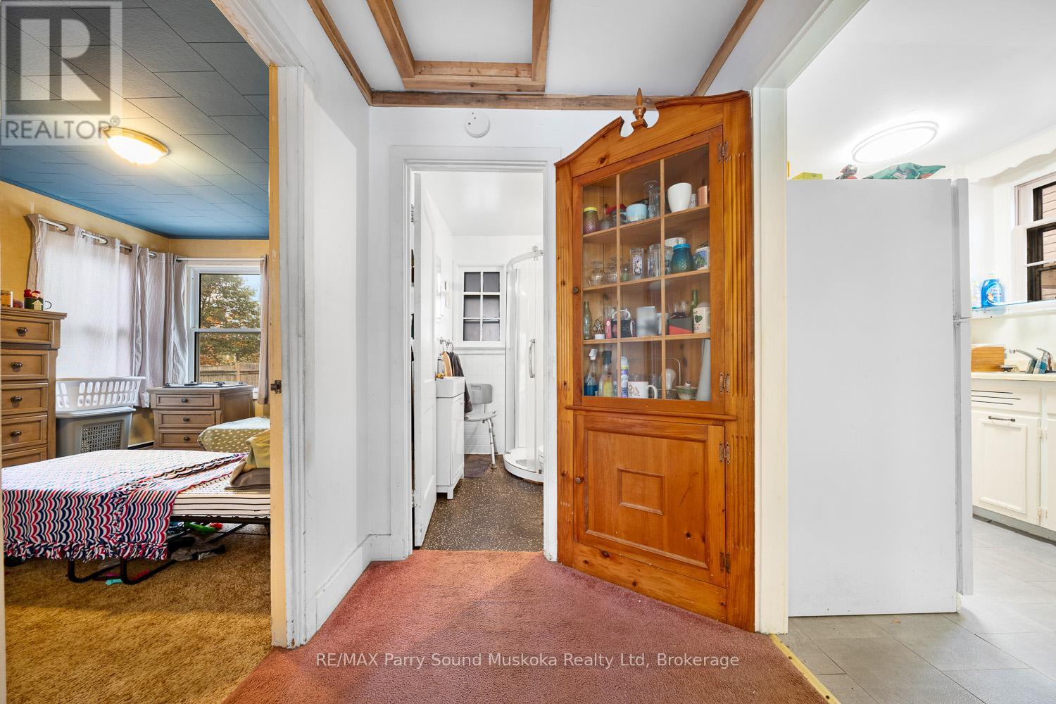 19 Isabella Street, Parry Sound, Ontario  P2A 1M1 - Photo 33 - X12468943