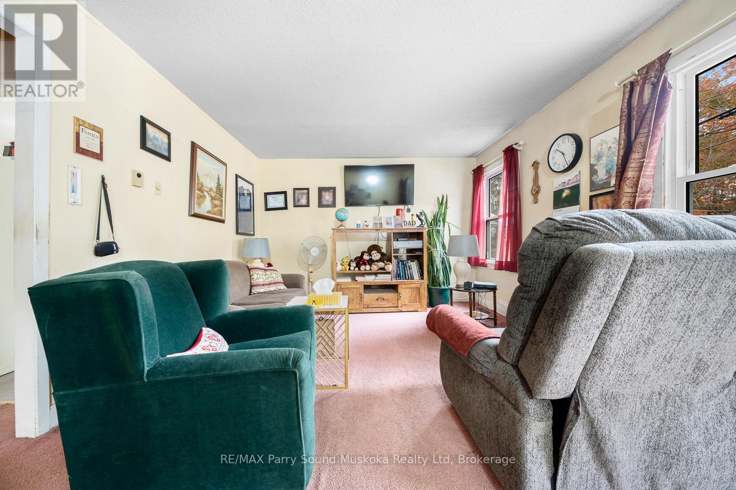 19 Isabella Street, Parry Sound, Ontario  P2A 1M1 - Photo 34 - X12468943