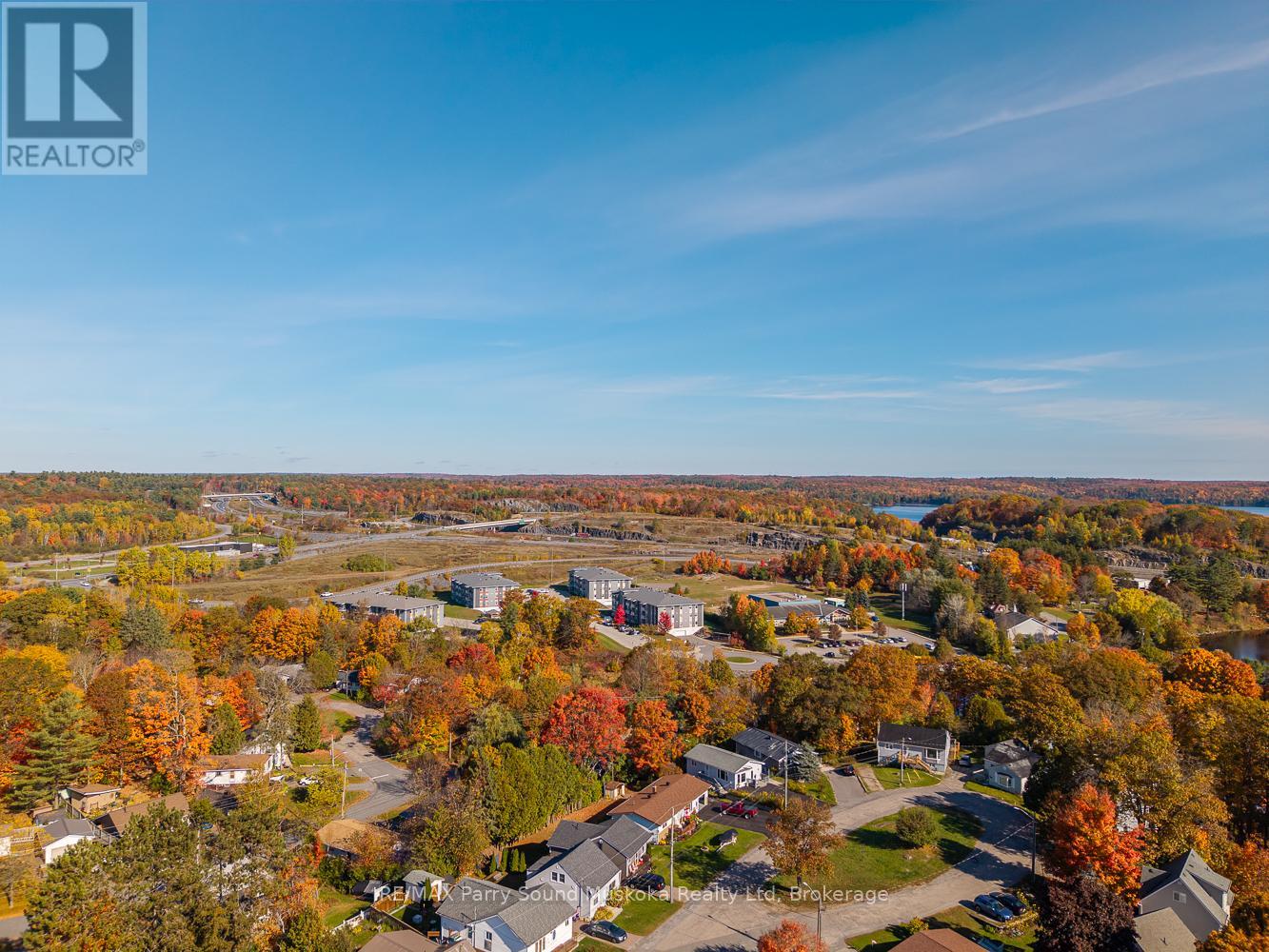 19 Isabella Street, Parry Sound, Ontario  P2A 1M1 - Photo 4 - X12468943