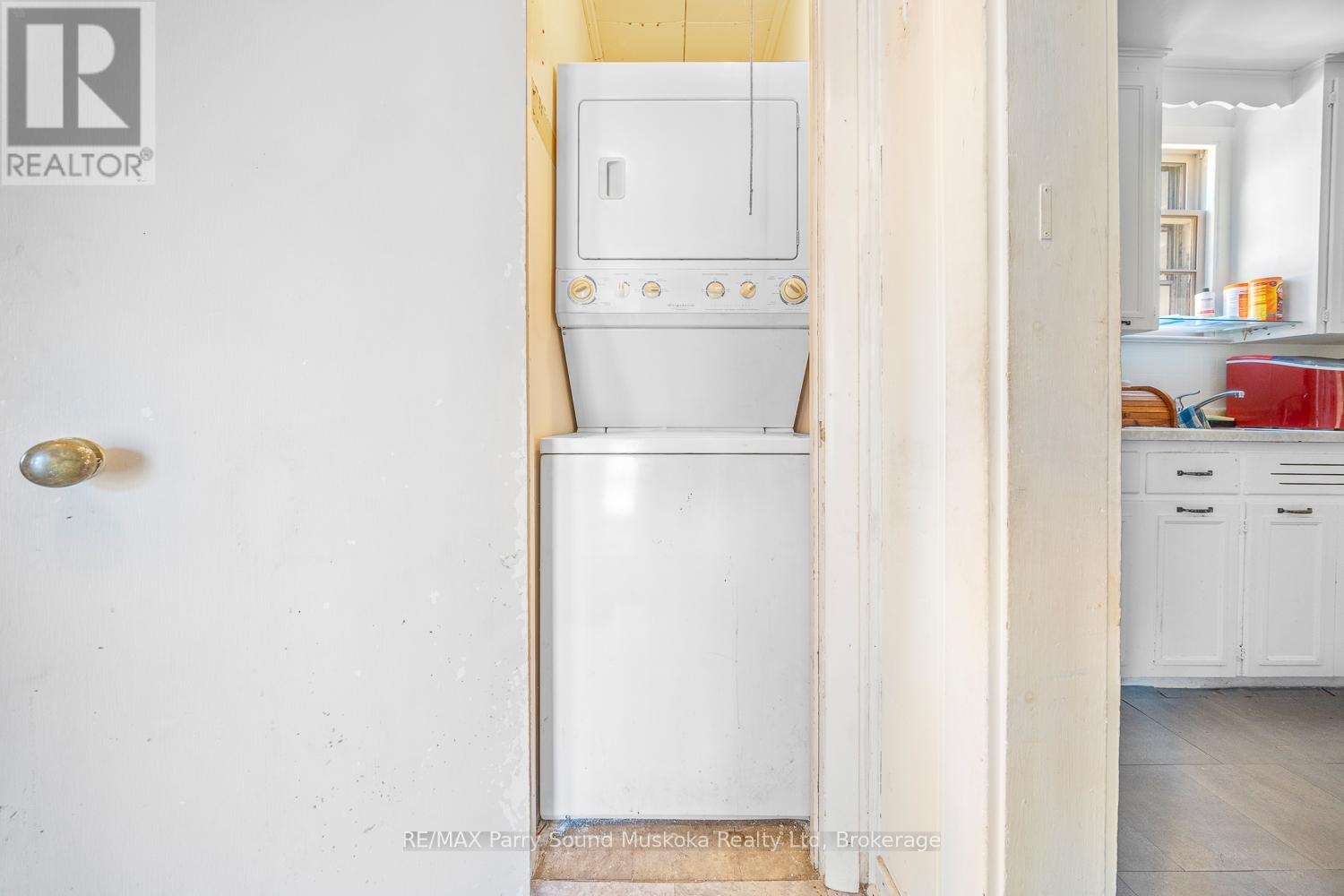 19 Isabella Street, Parry Sound, Ontario  P2A 1M1 - Photo 45 - X12468943