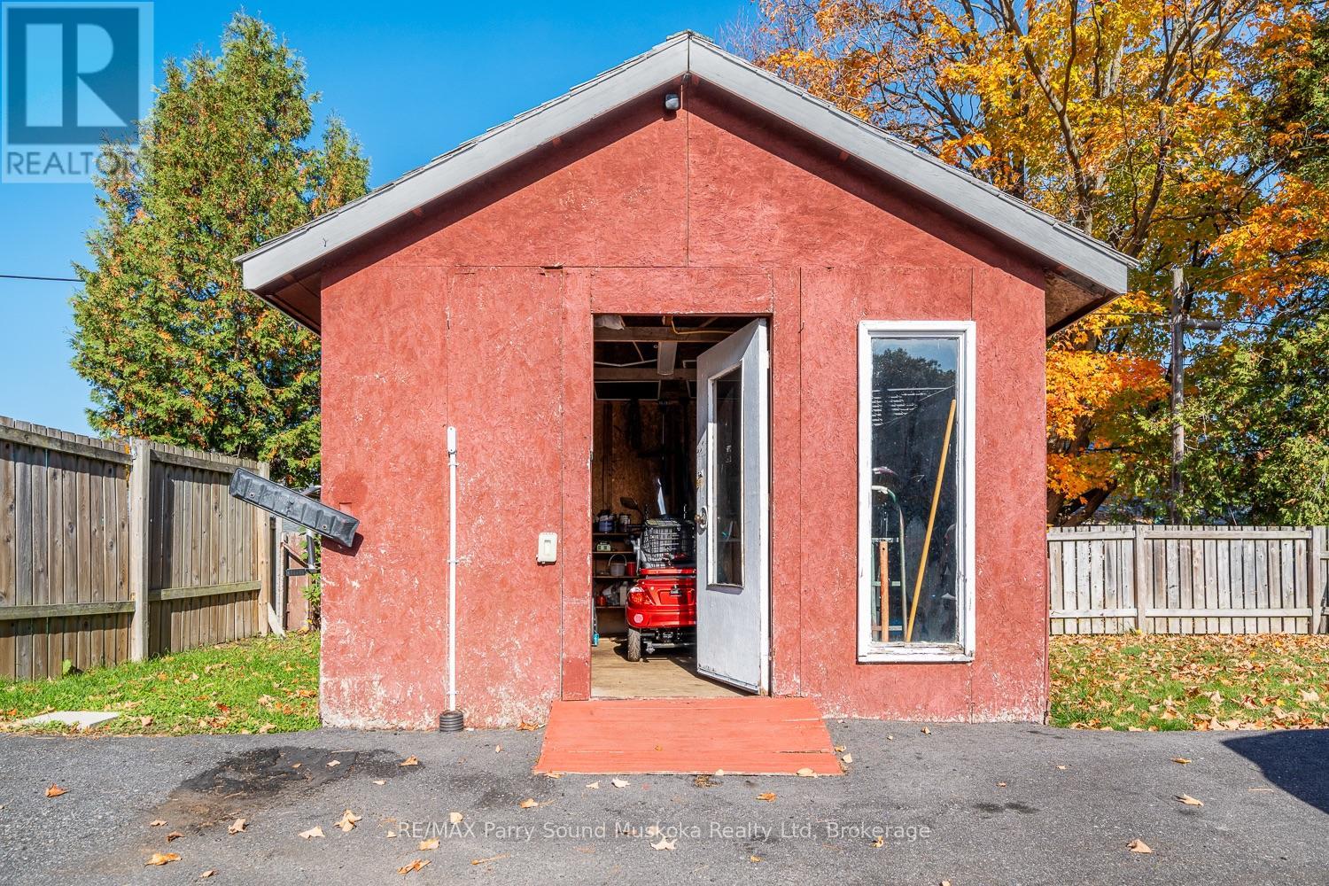 19 Isabella Street, Parry Sound, Ontario  P2A 1M1 - Photo 46 - X12468943