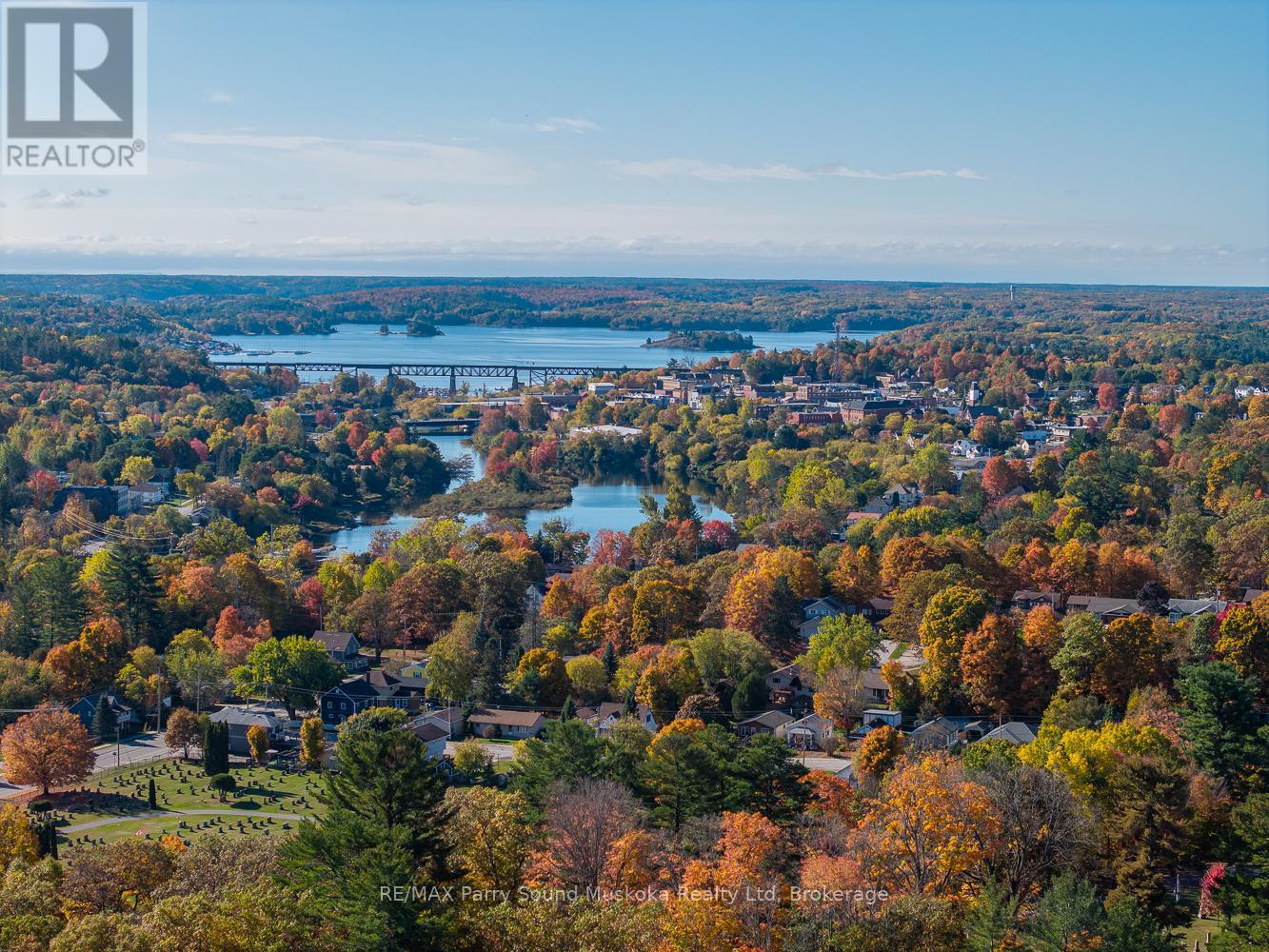 19 Isabella Street, Parry Sound, Ontario  P2A 1M1 - Photo 6 - X12468943