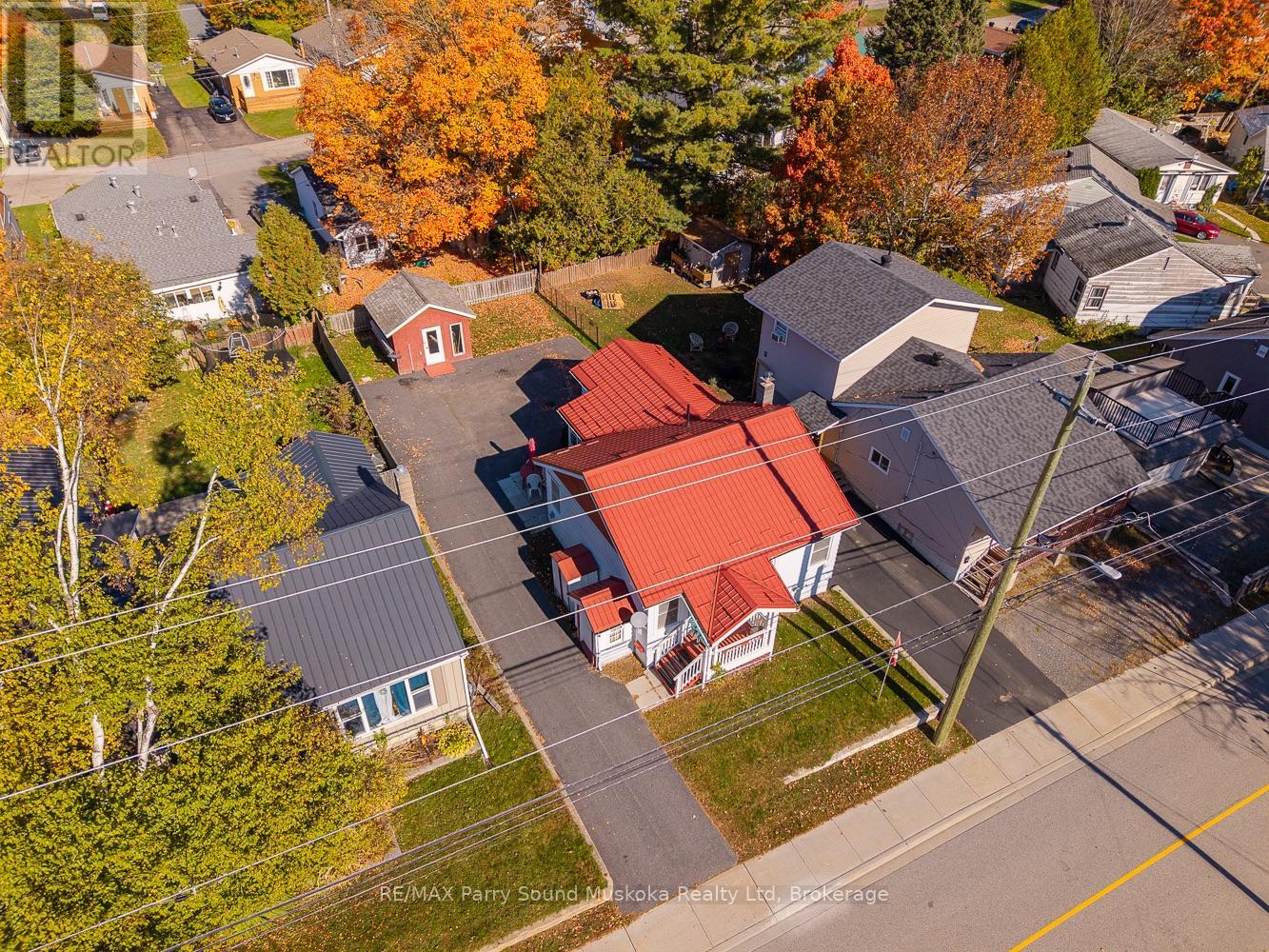 19 Isabella Street, Parry Sound, Ontario  P2A 1M1 - Photo 8 - X12468943