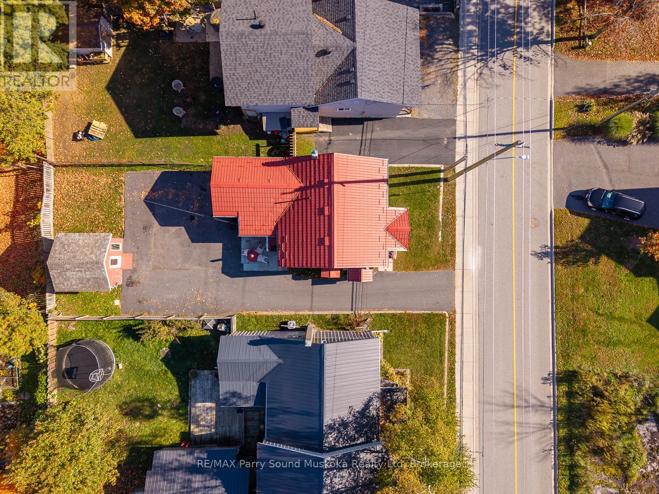 19 Isabella Street, Parry Sound, Ontario  P2A 1M1 - Photo 9 - X12468943