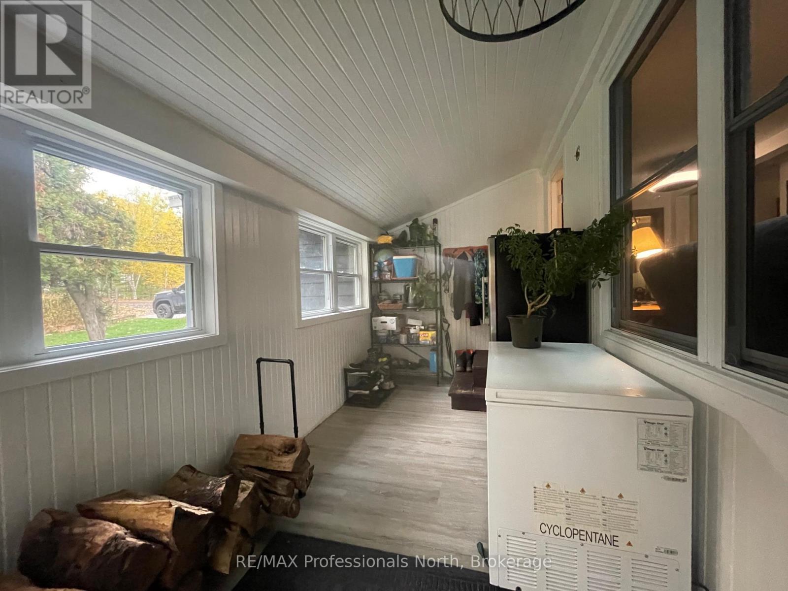 31 Falls View Road, Huntsville, Ontario  P0B 1L0 - Photo 10 - X12470334