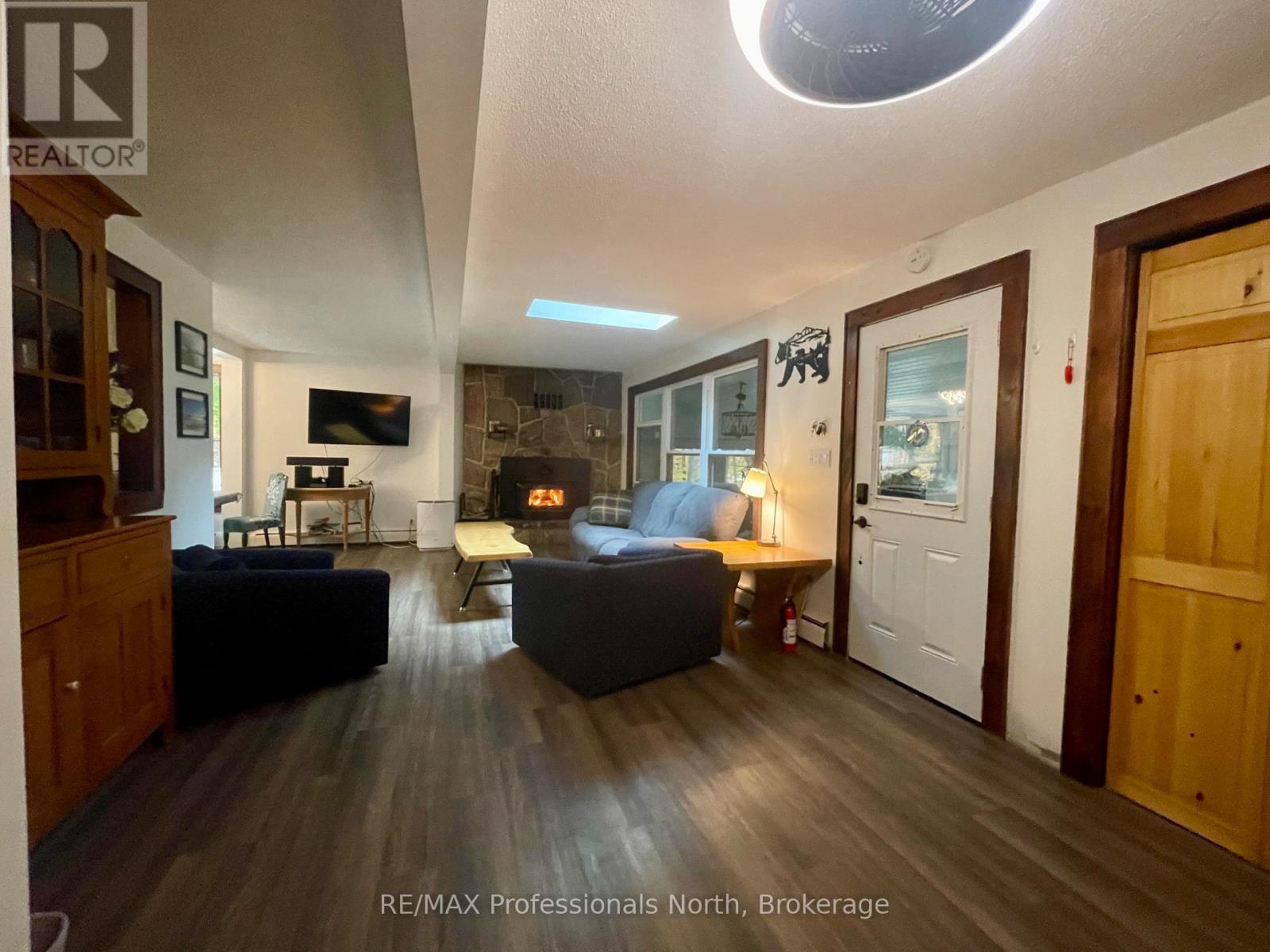 31 Falls View Road, Huntsville, Ontario  P0B 1L0 - Photo 12 - X12470334