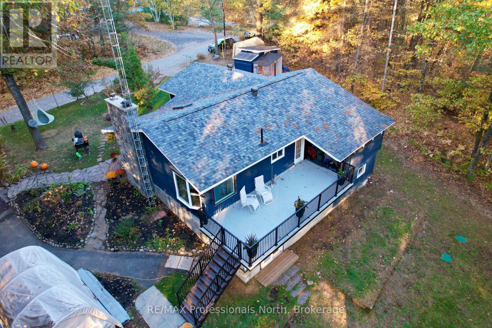 31 Falls View Road, Huntsville, Ontario  P0B 1L0 - Photo 2 - X12470334