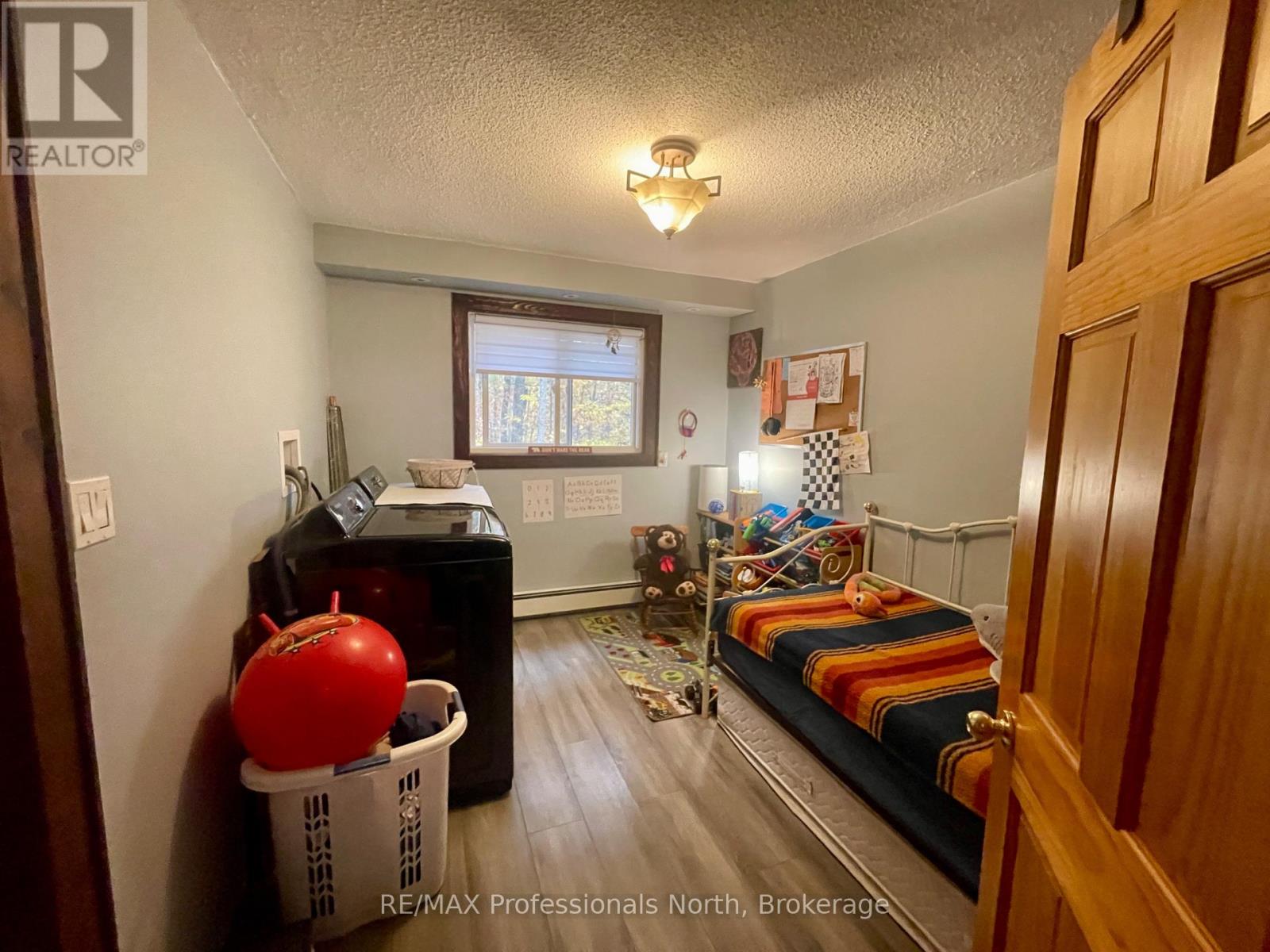 31 Falls View Road, Huntsville, Ontario  P0B 1L0 - Photo 23 - X12470334