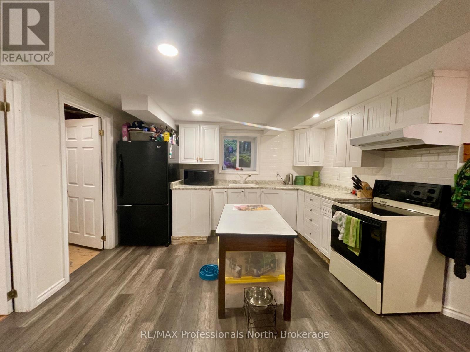 31 Falls View Road, Huntsville, Ontario  P0B 1L0 - Photo 26 - X12470334