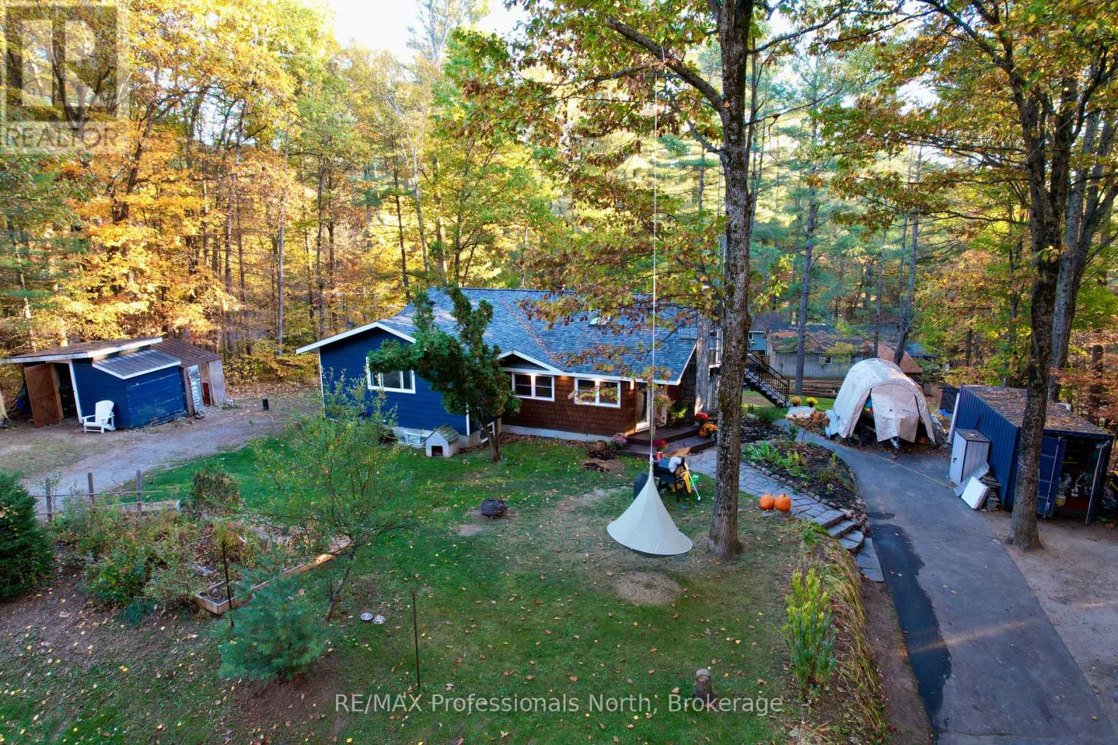 31 Falls View Road, Huntsville, Ontario  P0B 1L0 - Photo 3 - X12470334