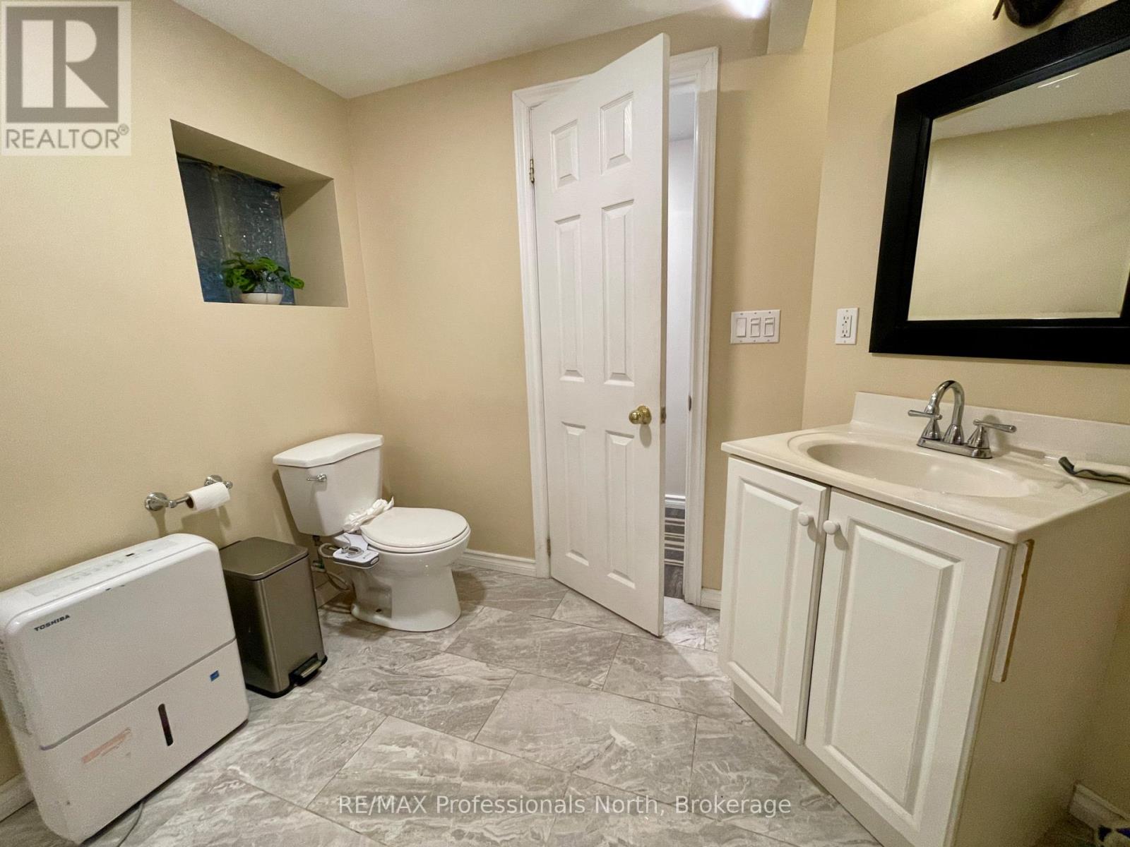 31 Falls View Road, Huntsville, Ontario  P0B 1L0 - Photo 30 - X12470334