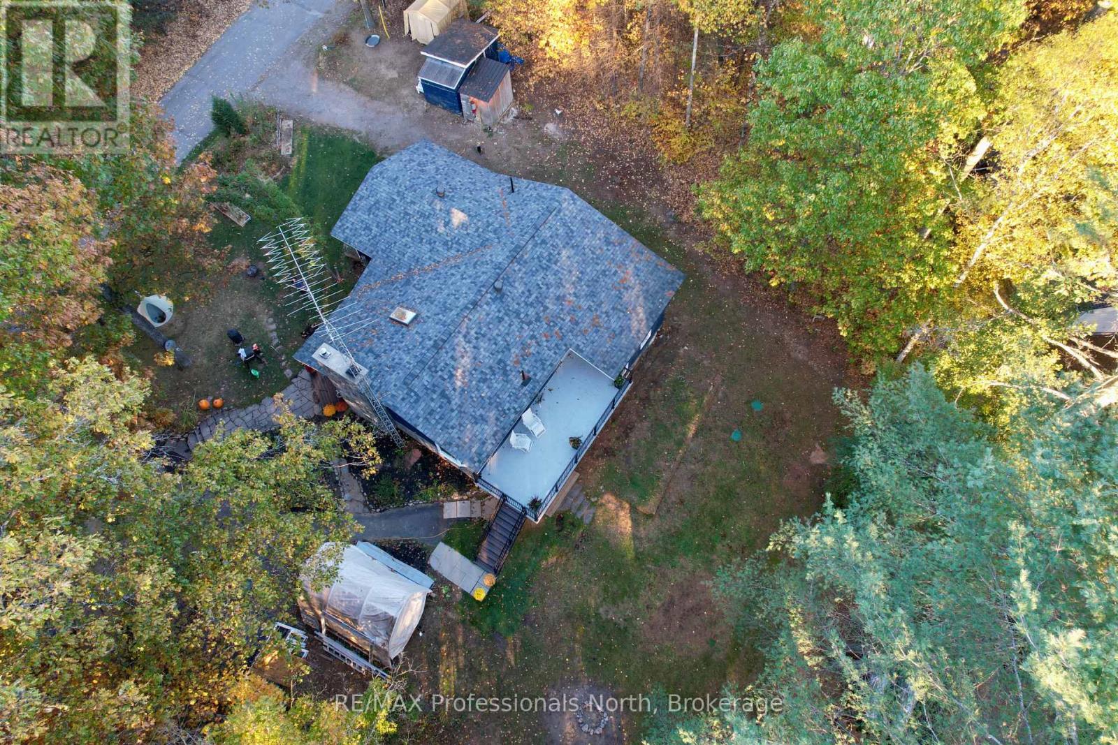 31 Falls View Road, Huntsville, Ontario  P0B 1L0 - Photo 5 - X12470334