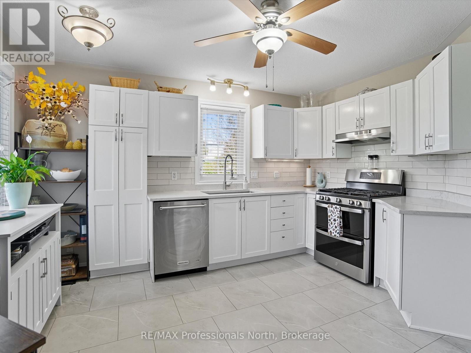 17 Keall Crescent, Bracebridge, Ontario  P1L 1Y4 - Photo 13 - X12471185