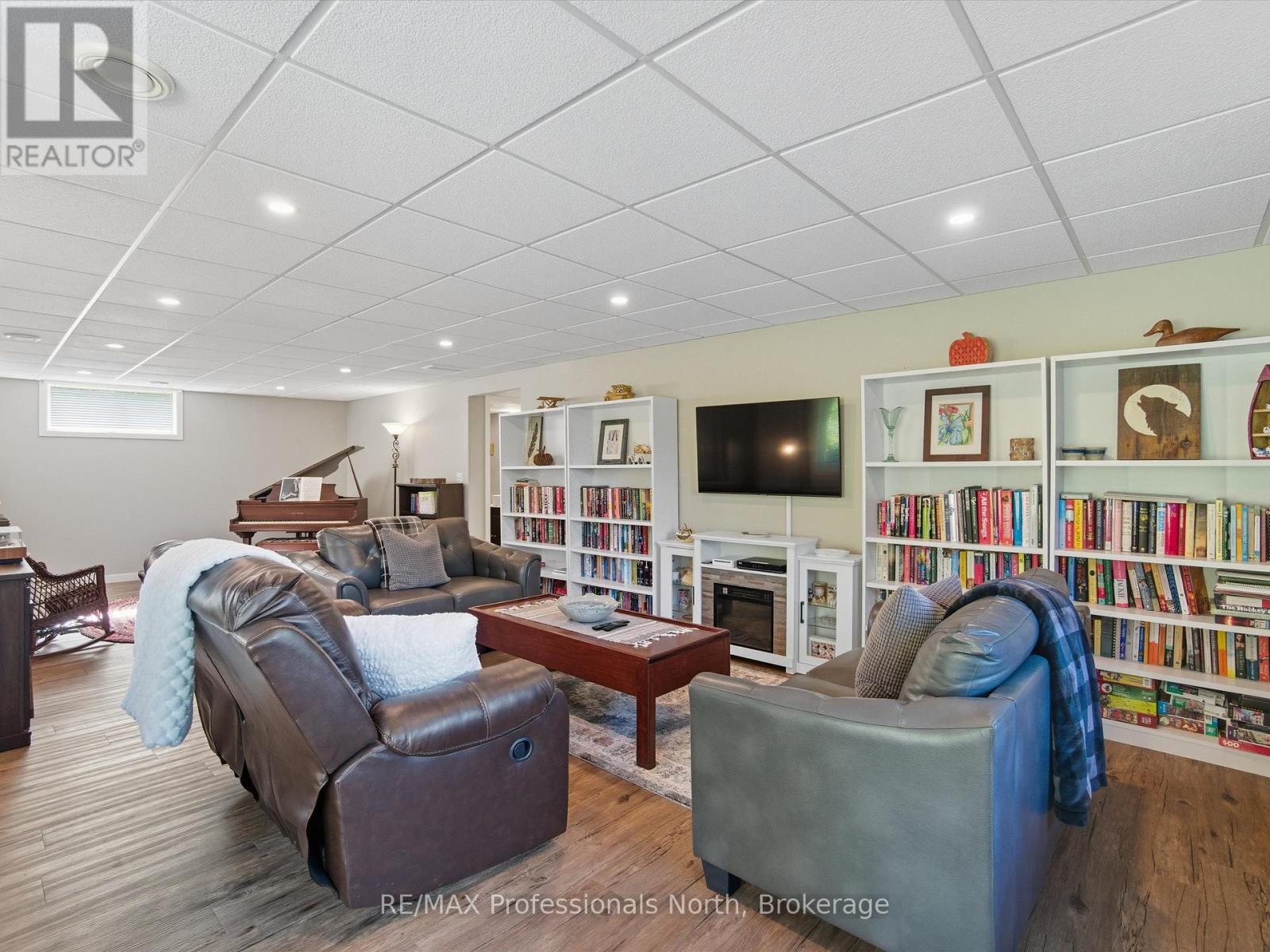 17 Keall Crescent, Bracebridge, Ontario  P1L 1Y4 - Photo 27 - X12471185