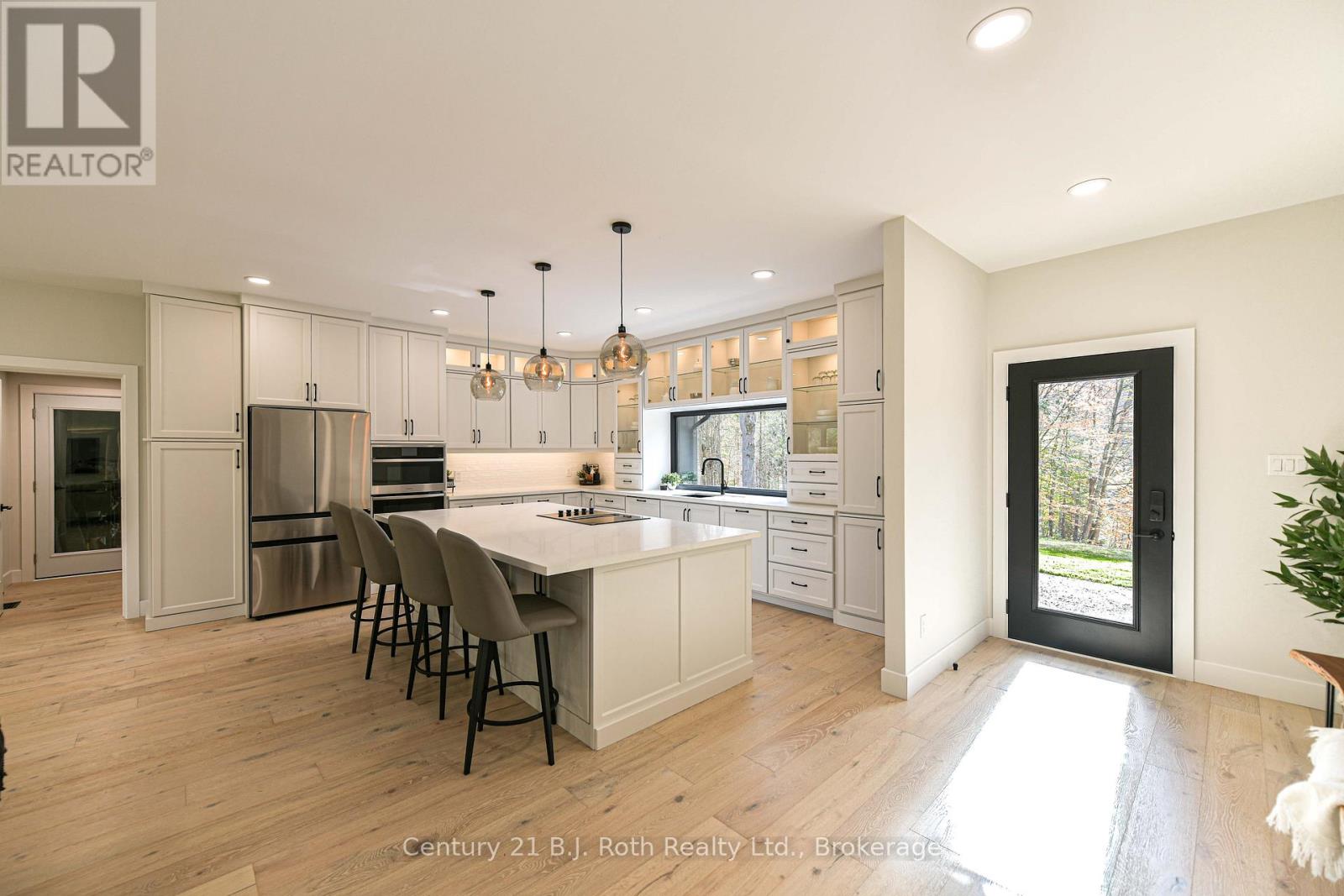 691 South Waseosa Lake Road, Huntsville, Ontario  P1H 2N5 - Photo 10 - X12473164