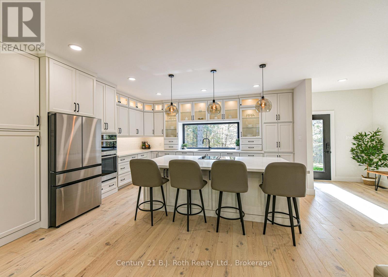 691 South Waseosa Lake Road, Huntsville, Ontario  P1H 2N5 - Photo 11 - X12473164