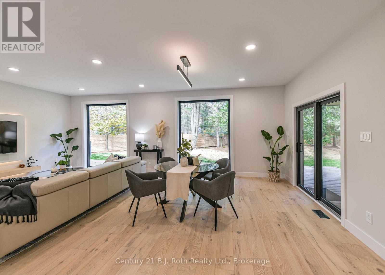 691 South Waseosa Lake Road, Huntsville, Ontario  P1H 2N5 - Photo 20 - X12473164