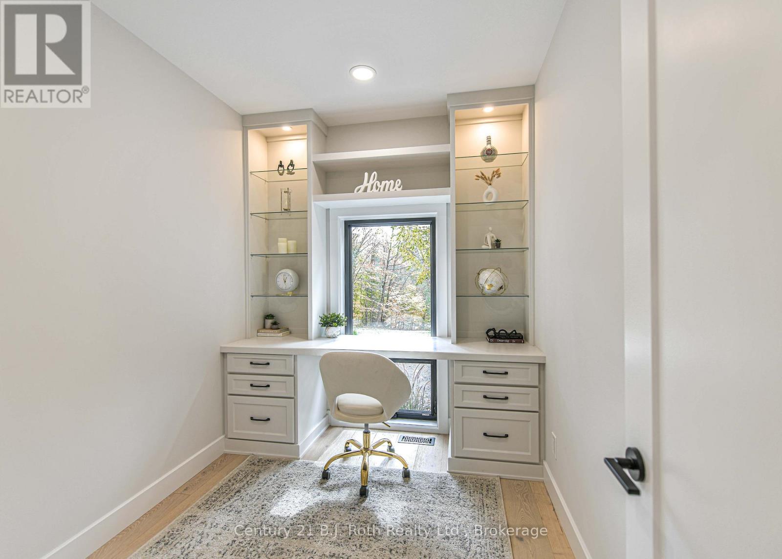 691 South Waseosa Lake Road, Huntsville, Ontario  P1H 2N5 - Photo 22 - X12473164