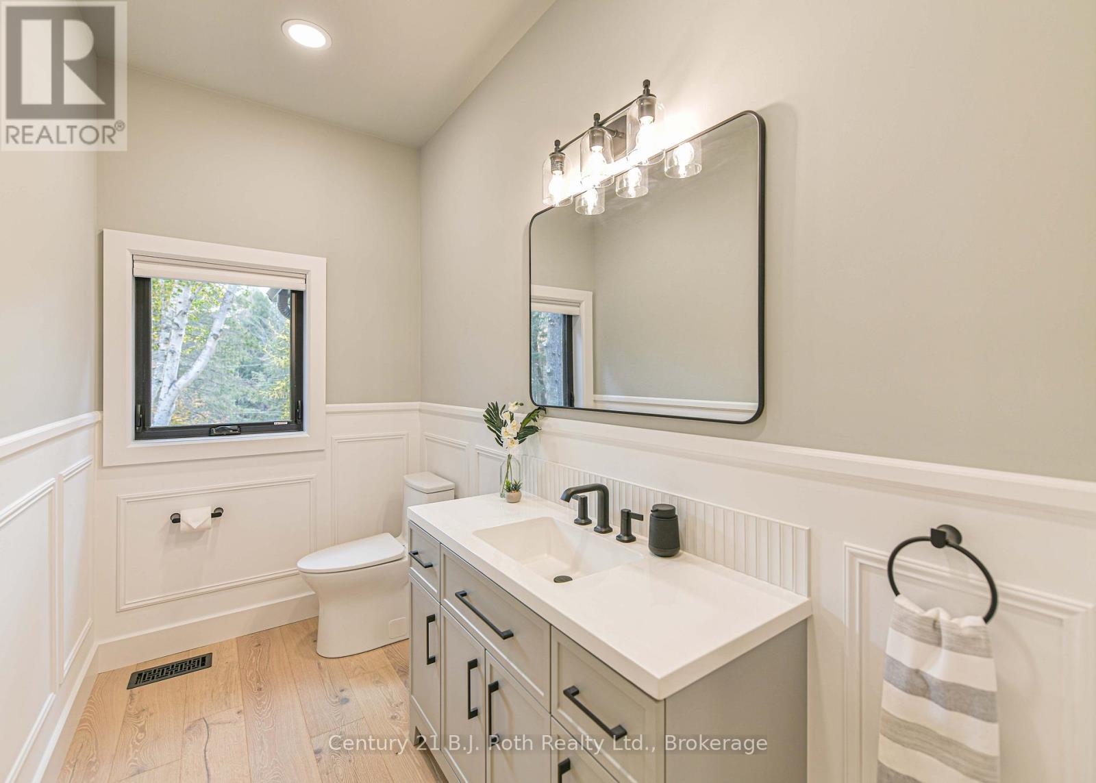 691 South Waseosa Lake Road, Huntsville, Ontario  P1H 2N5 - Photo 23 - X12473164