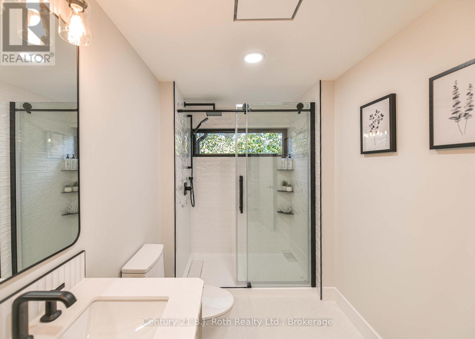 691 South Waseosa Lake Road, Huntsville, Ontario  P1H 2N5 - Photo 28 - X12473164