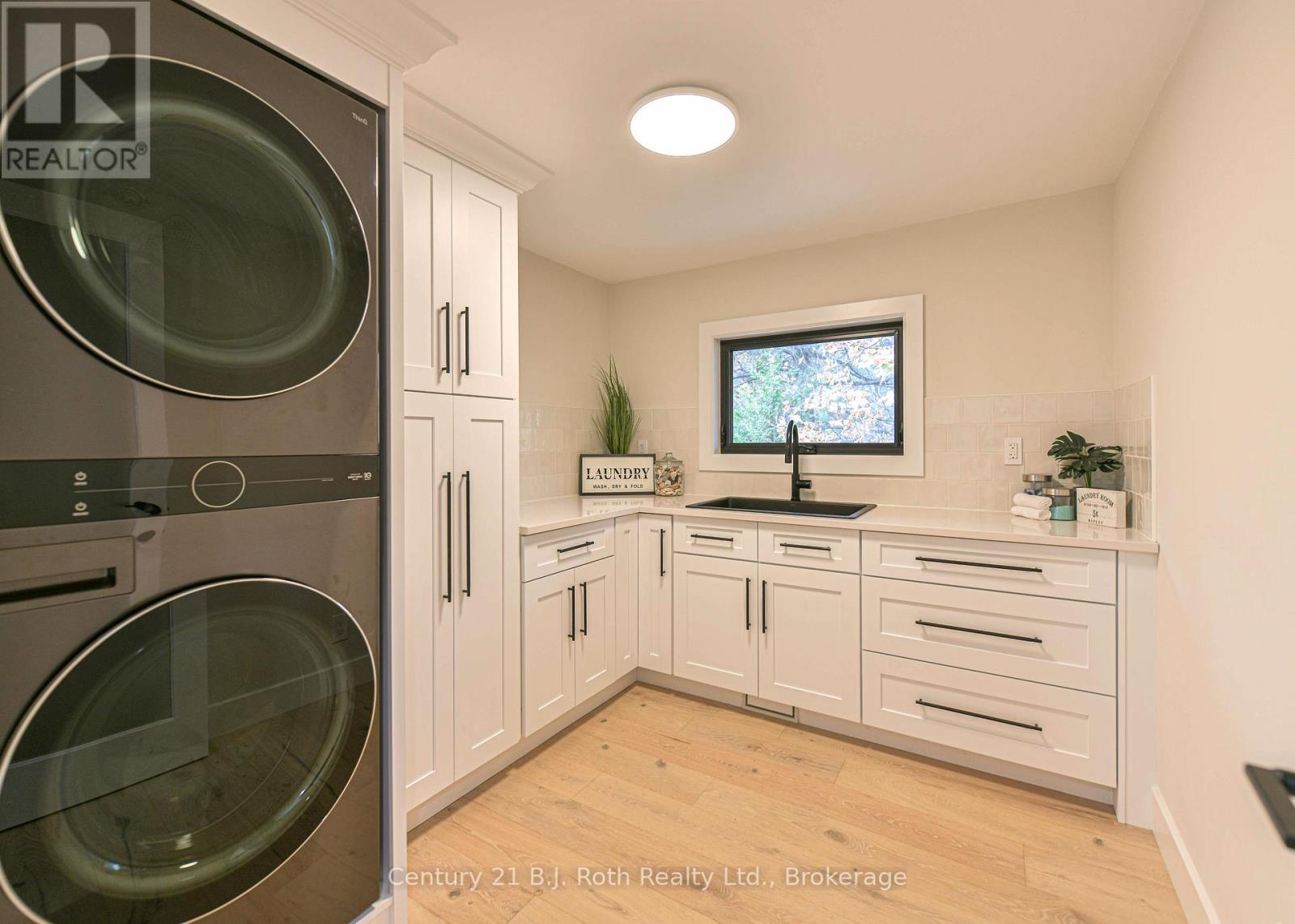 691 South Waseosa Lake Road, Huntsville, Ontario  P1H 2N5 - Photo 36 - X12473164